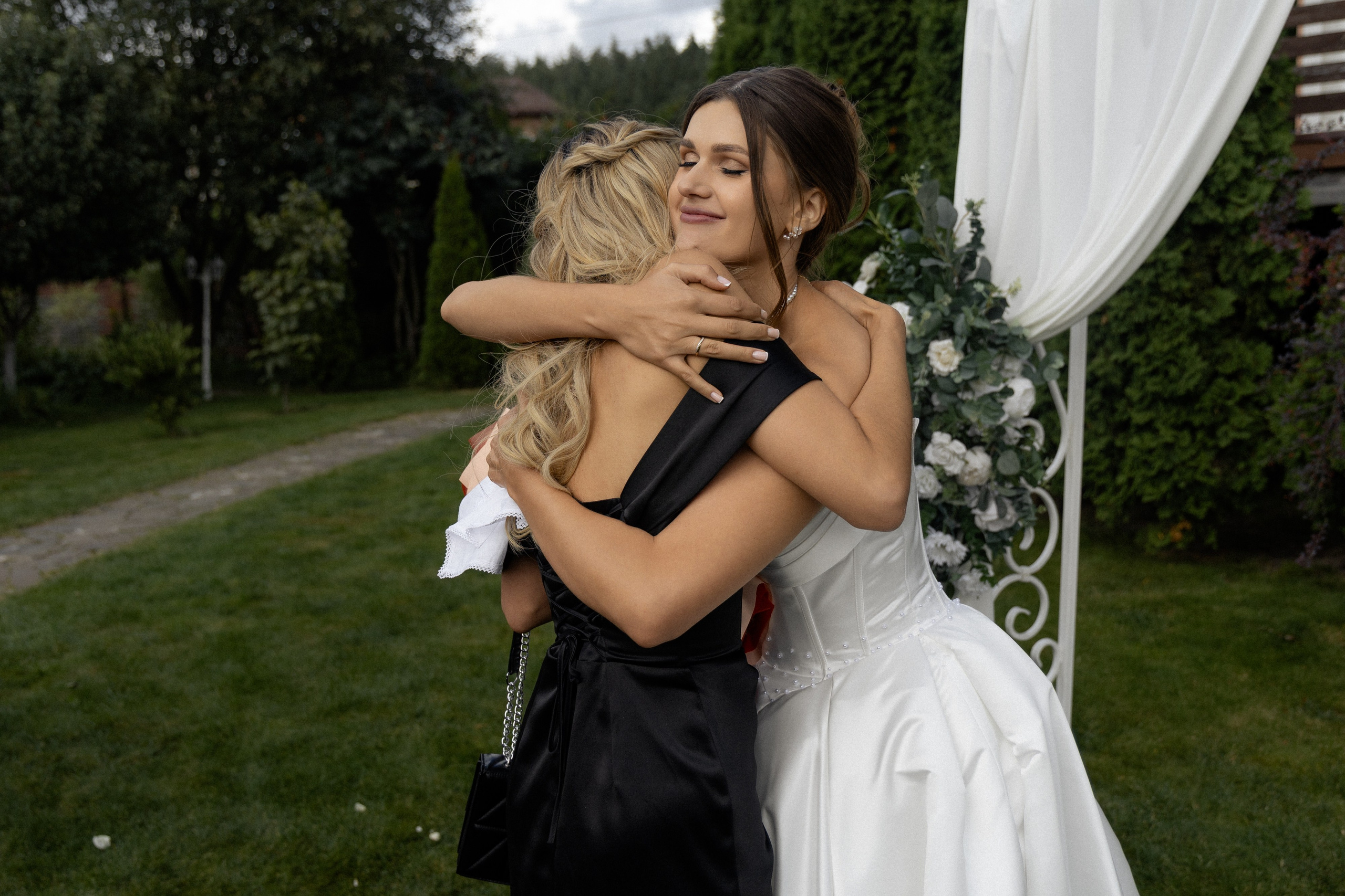 Свадебная фотосессия Анастасии и Игоря в Усадьбе Легенда. Свадебный фотограф в Минске/Беларуси Сергей Спиридонов