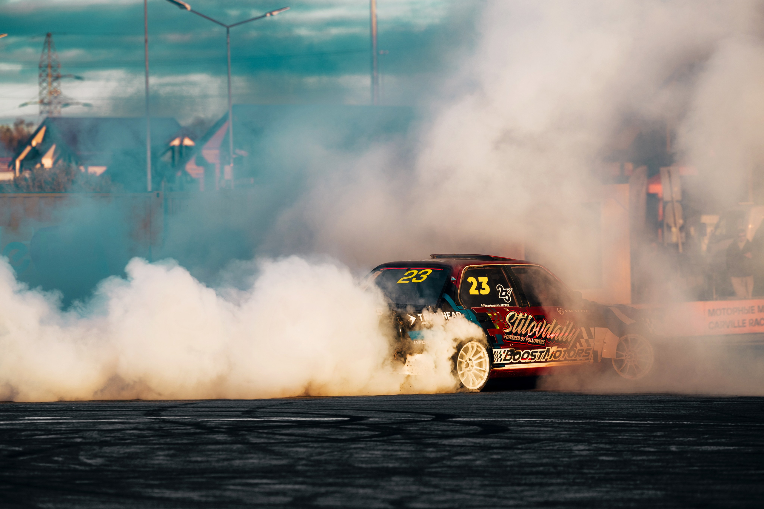 Фотографии закрытия сезона 2025 VibeSide — дрифт и автошоу у МЕГА Дыбенко, Санкт-Петербург