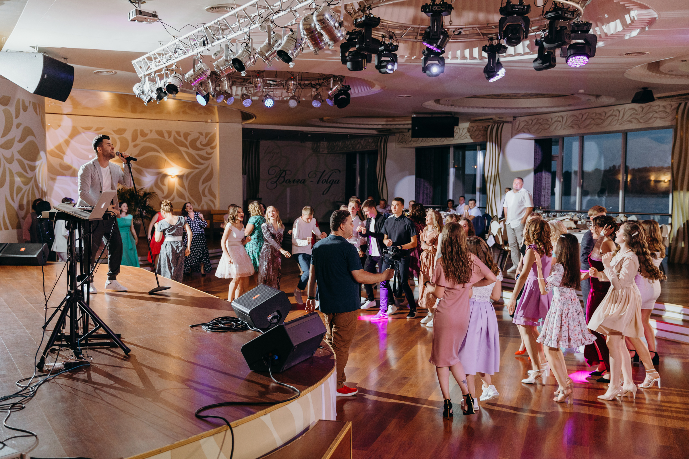 Выпускной 11 класс. Ведущая частных и корпоративных событий Татьяна Новрузова