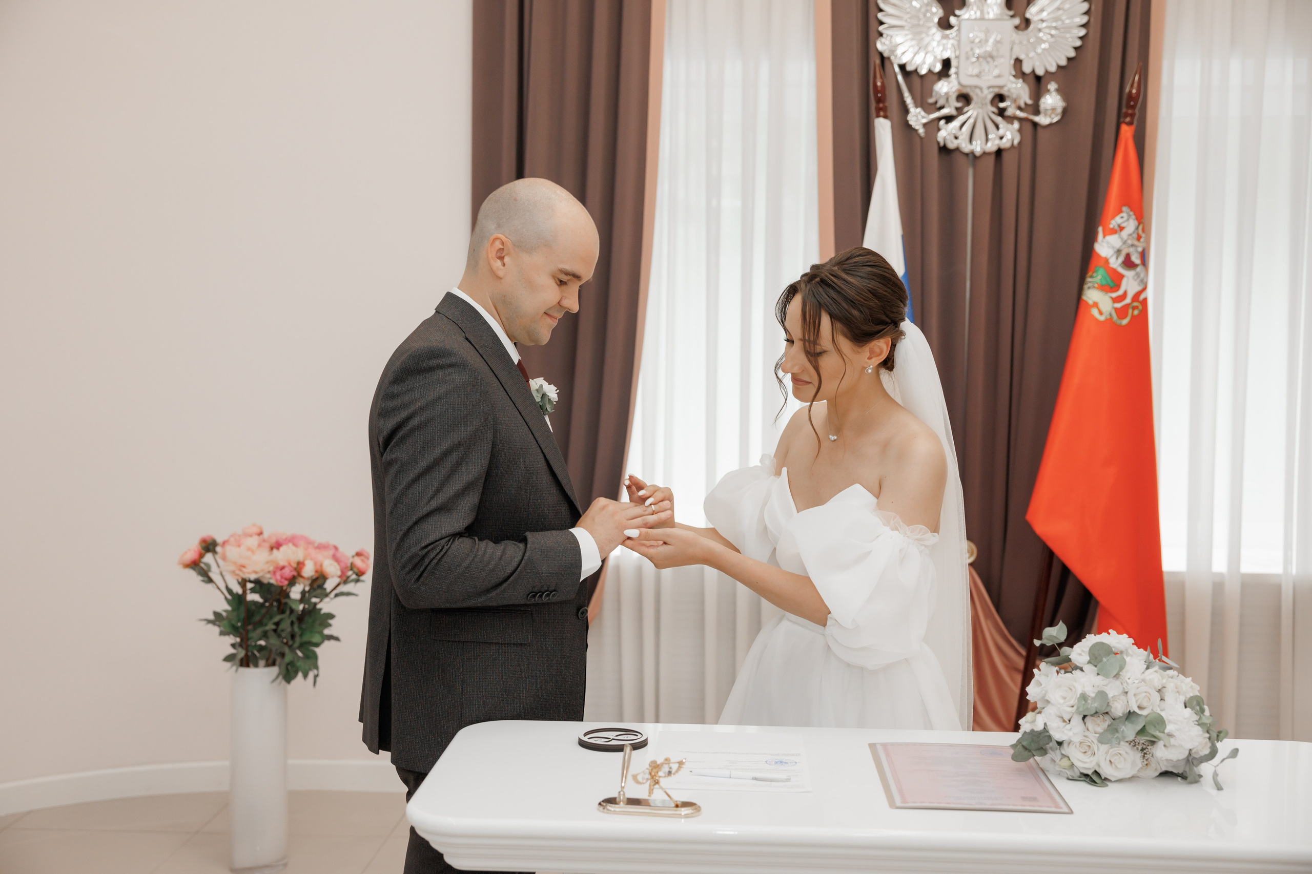 Полина и Дмитрий, загородный клуб «Барин», ЗАГС в г. Пушкино. Свадебный и репортажный фотограф (Москва, Королев и другие)