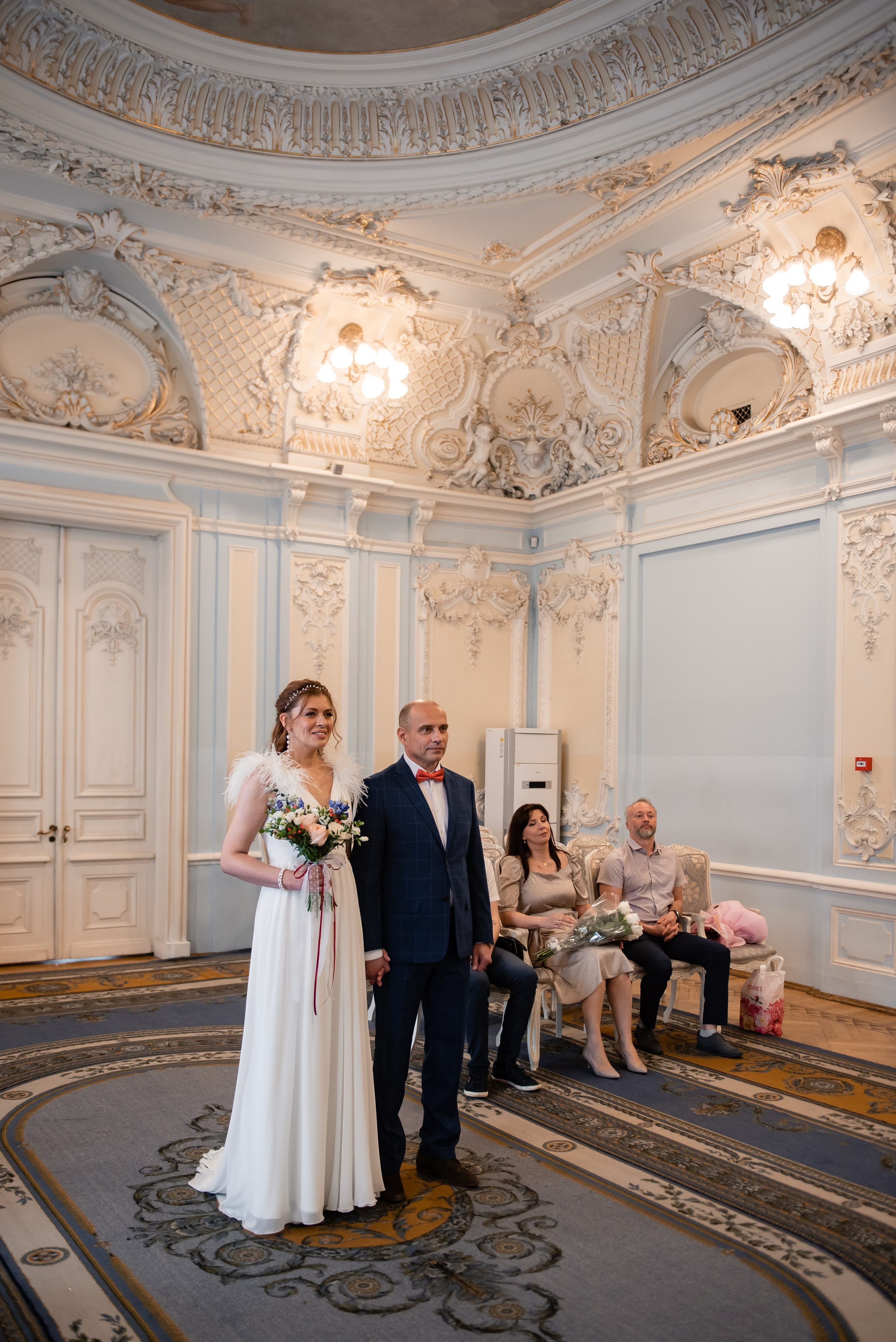 Свадебный день в Петербурге. Анастасия Петрович фотограф, фотокорреспондент в Москве и Санкт-Петербурге. Фотосъёмка репортажа, мероприятия, корпоративная съёмка, контент