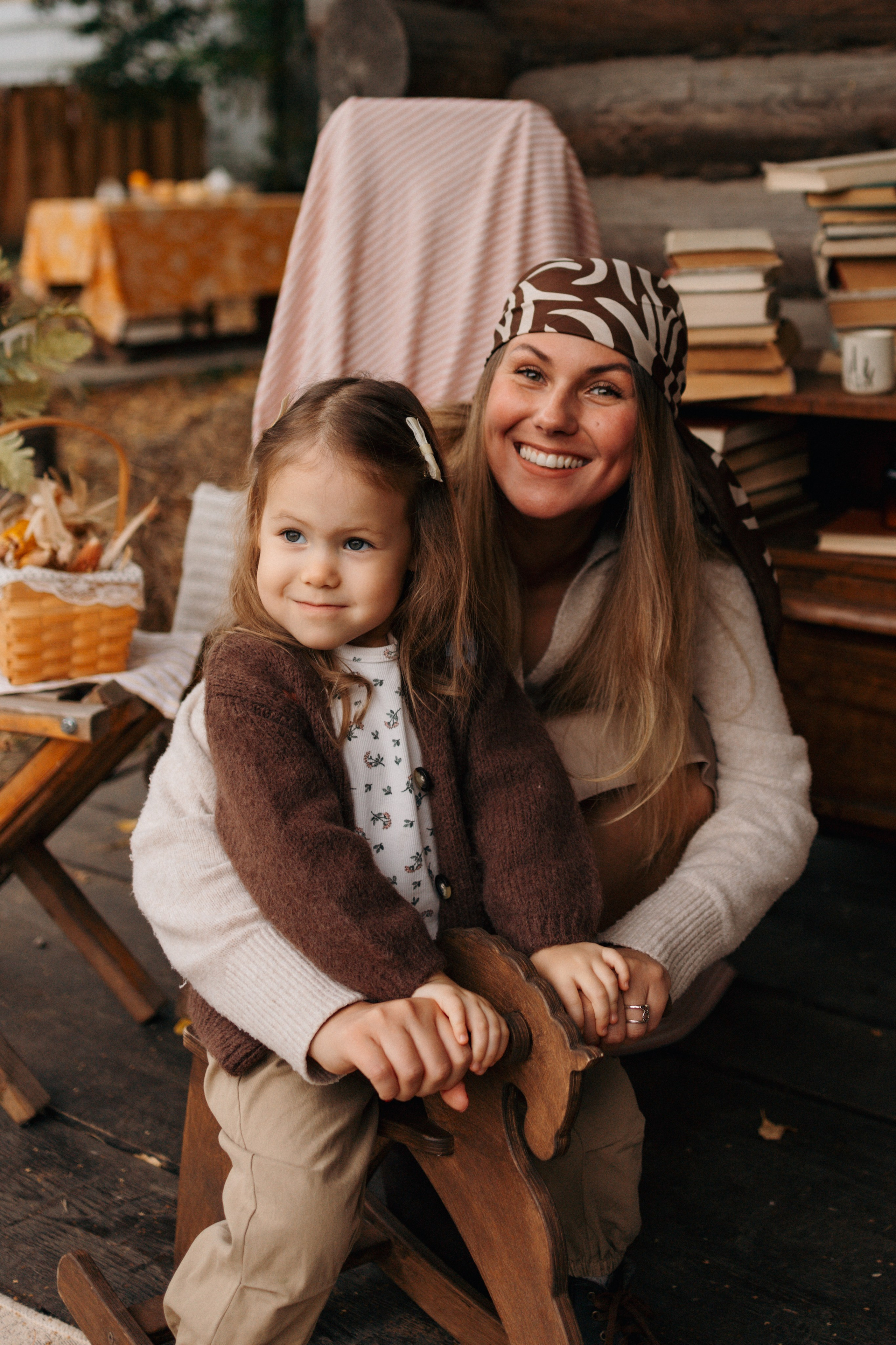 Осень в ладошках мамы. Ваш фотограф