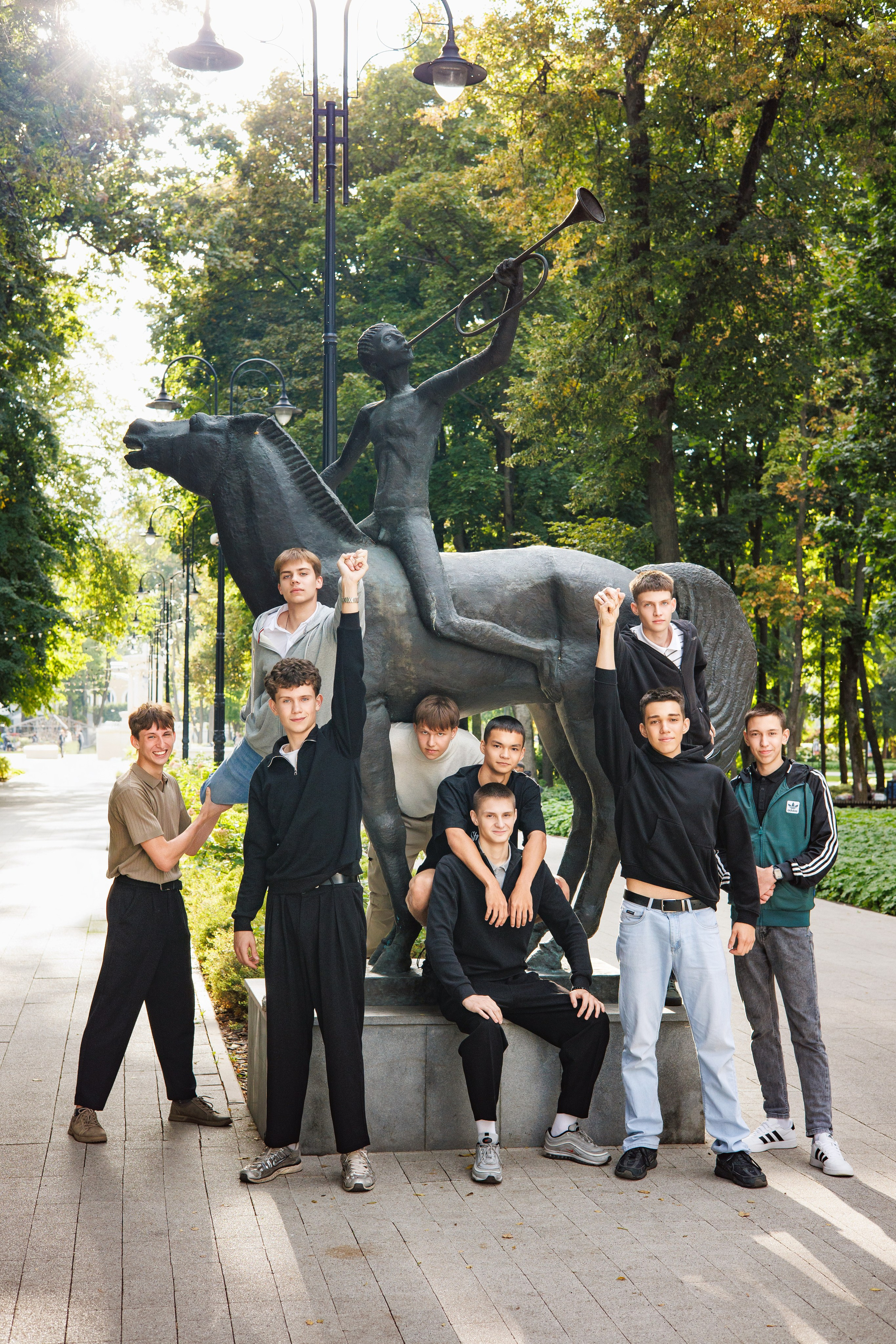 Локация для коллективных кадров № 6. Выпускные альбомы клевербук Воронеж