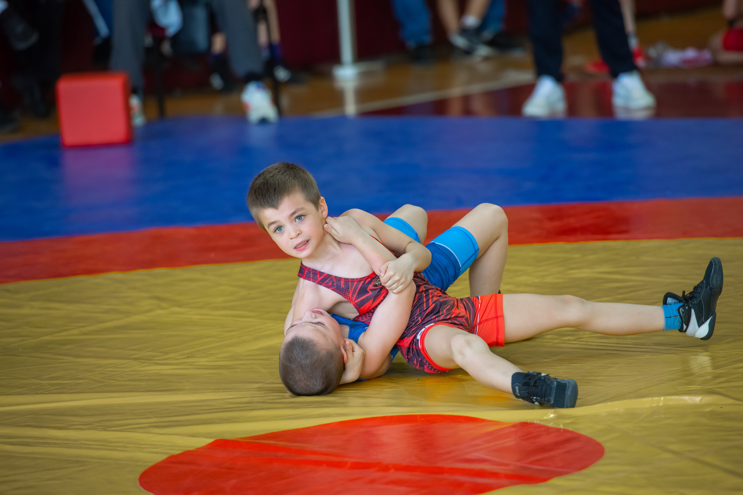 Вольная борьба. Денис Садовый фотограф Севастополь. Фотографирую спорт, корпоративы, праздники, а также индивидуальные и семейные фотосессии