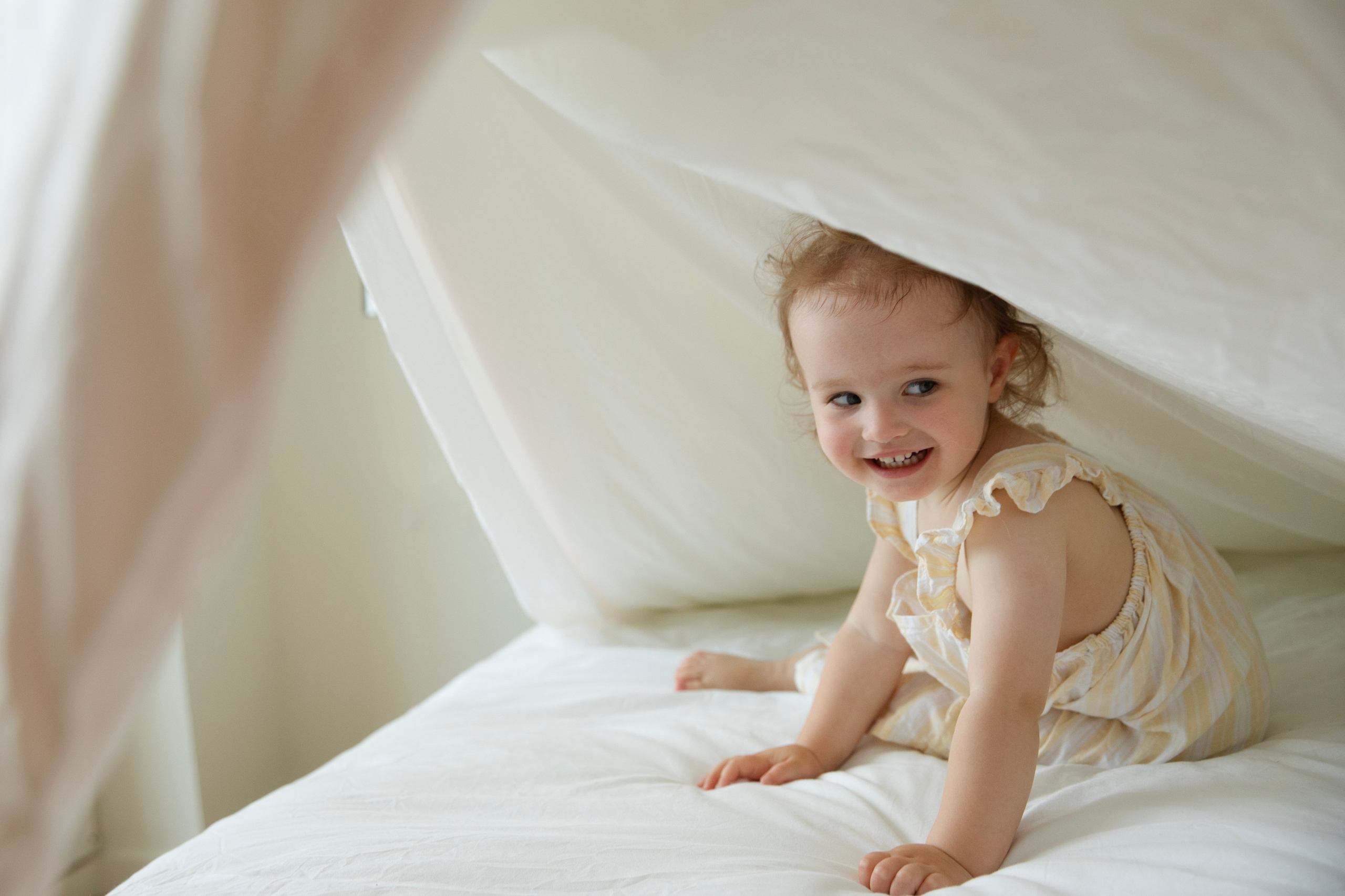 Домашняя съемка красивой семьи в солнечной квартире. Фотограф новорожденных, детский фотограф  Москва.Семейная съемка Москва. Семенова Анна