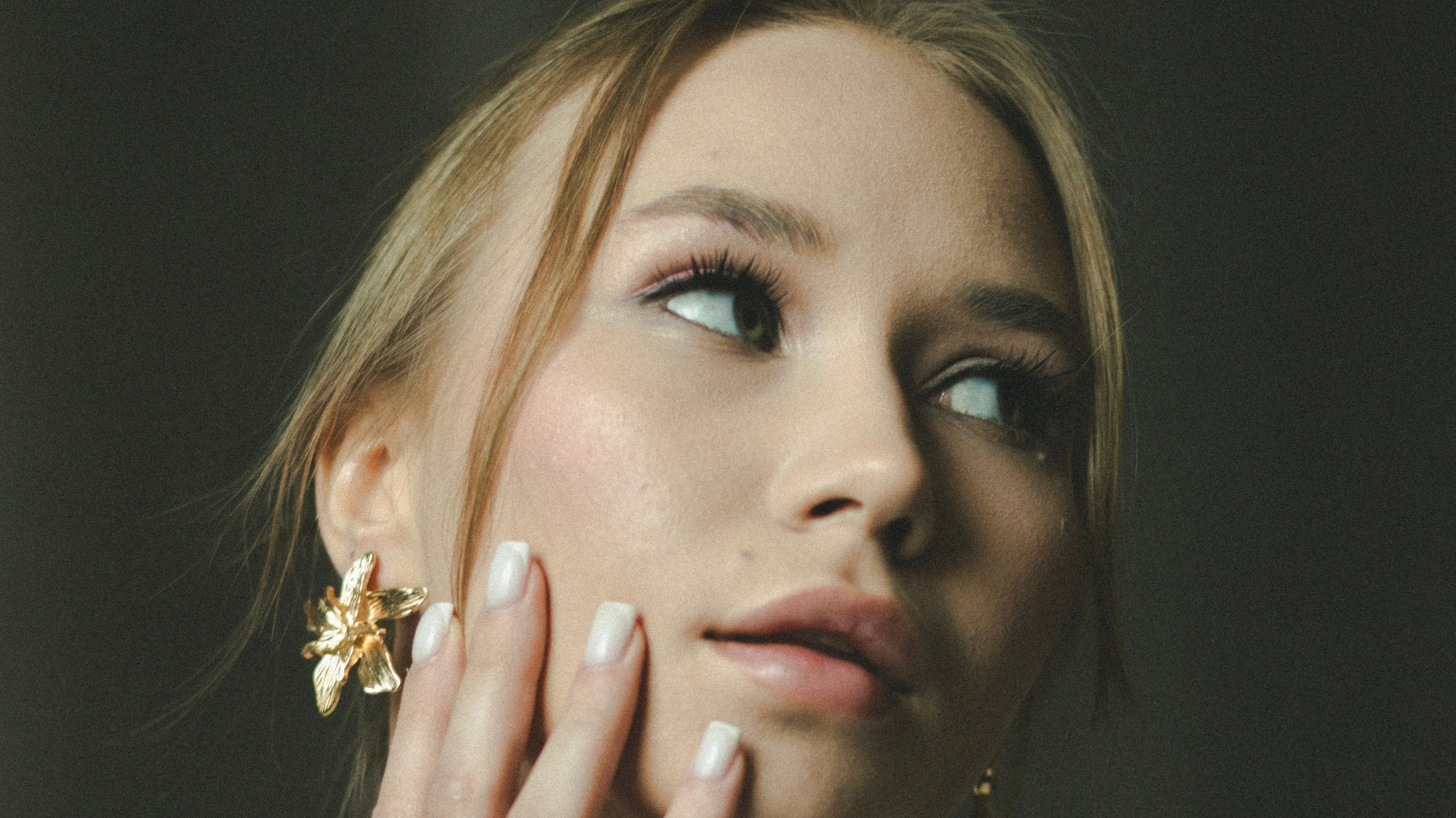 Портретная фотосессия в студии. Карина. Портретный и лавстори фотограф в Стерлитамаке Альбина Шарт