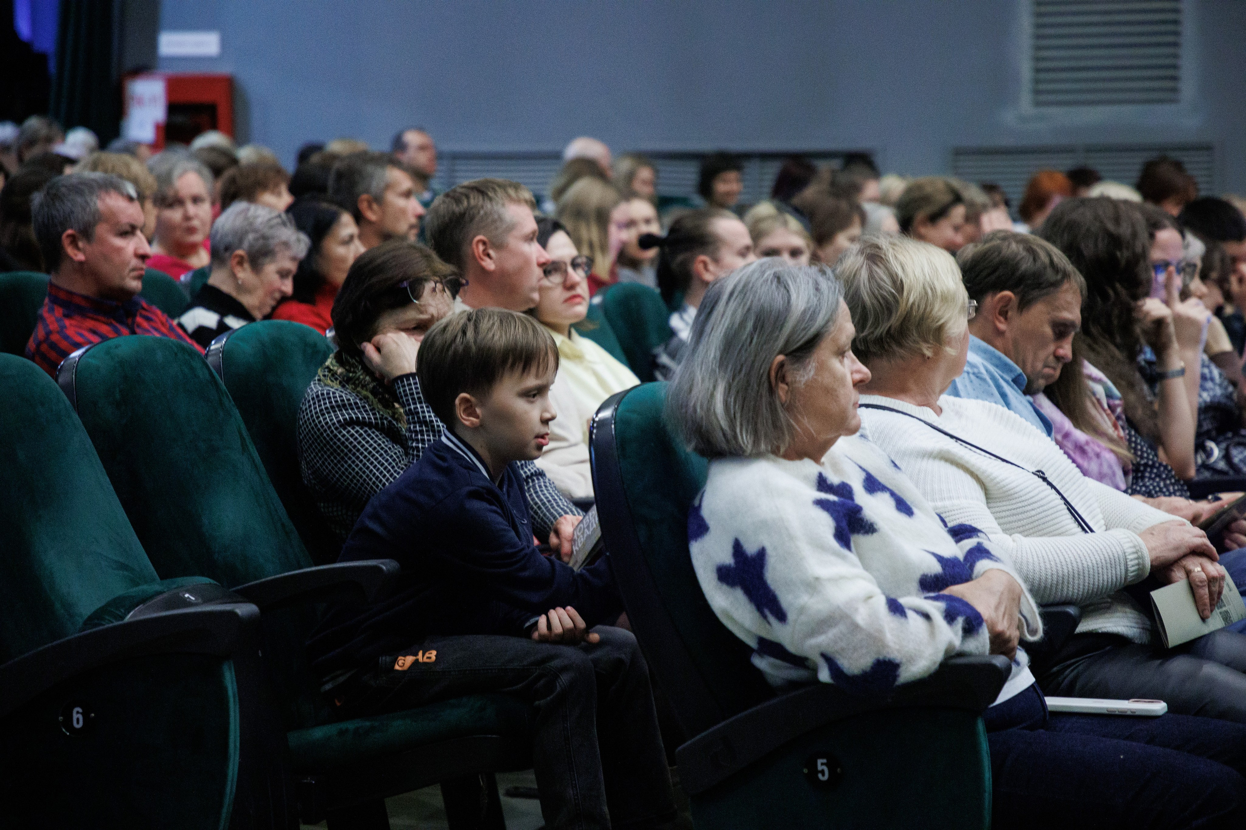 МХАТ. Новый квадрат. Фотограф городских и семейных событий Артем Карпухин