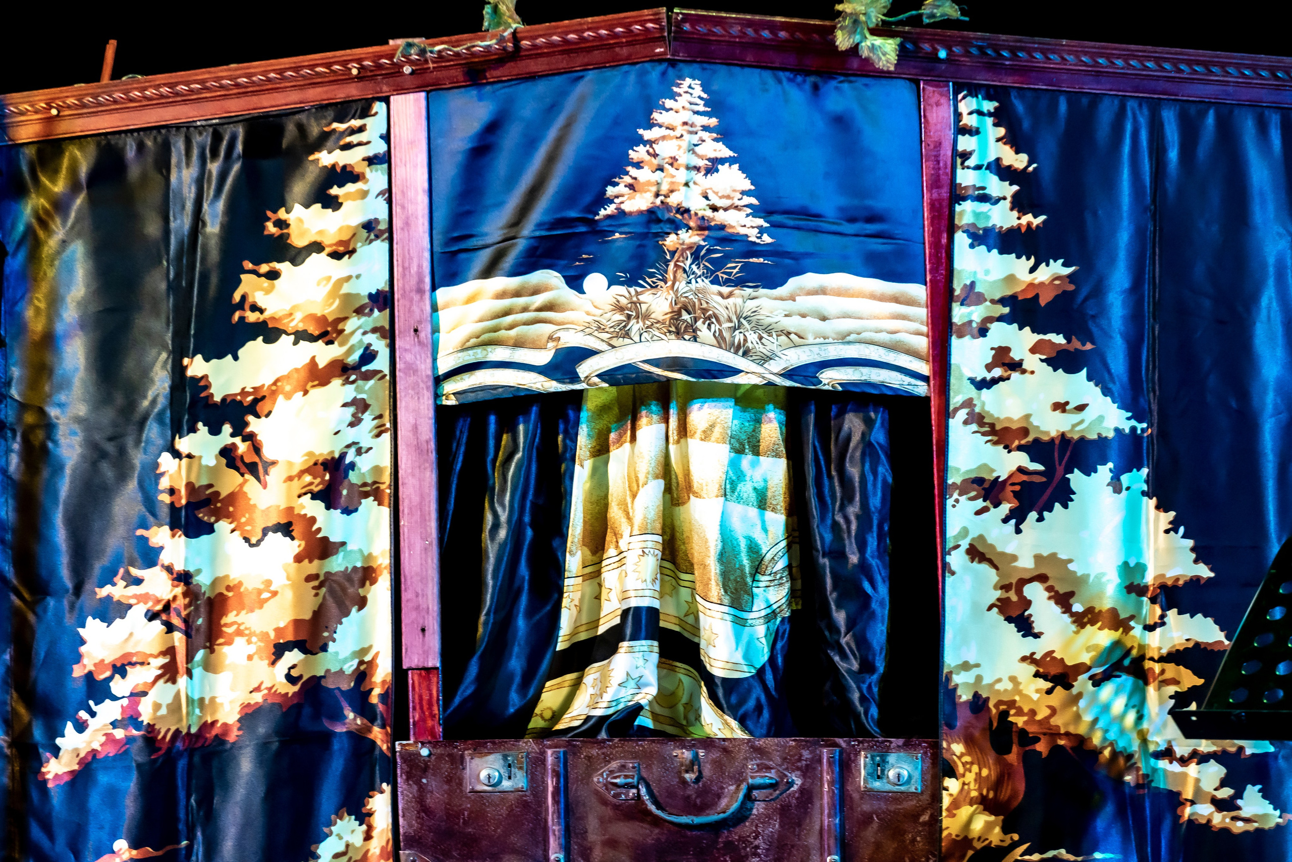 Маленькая ведьма спектакль театра Саквояж. Фотограф в Сочи Юрий Шептаев