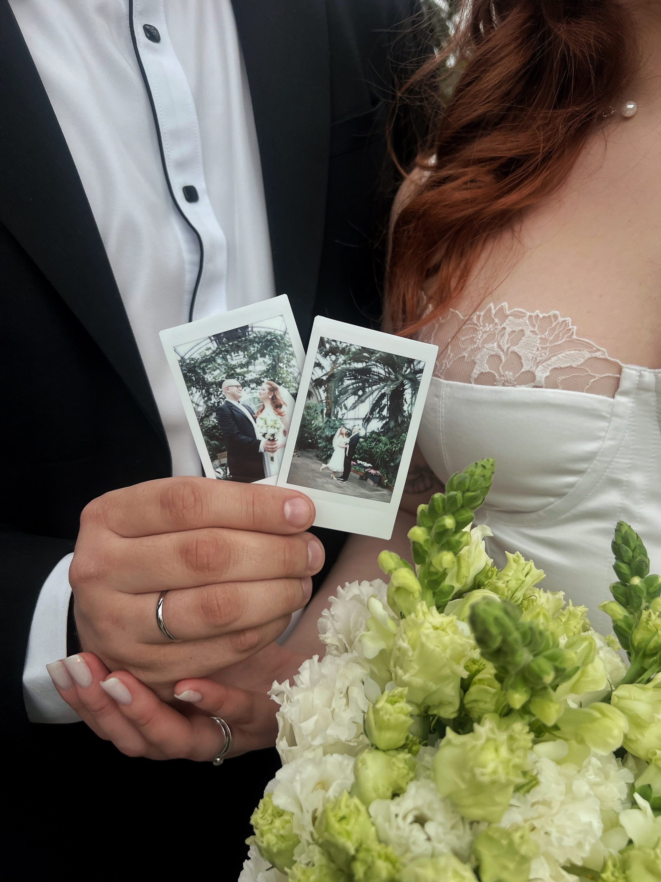 Кадры на инстакс instax моментальная фотография. Фотограф про чувства, моменты, любовь. свадебный и портретный фотограф