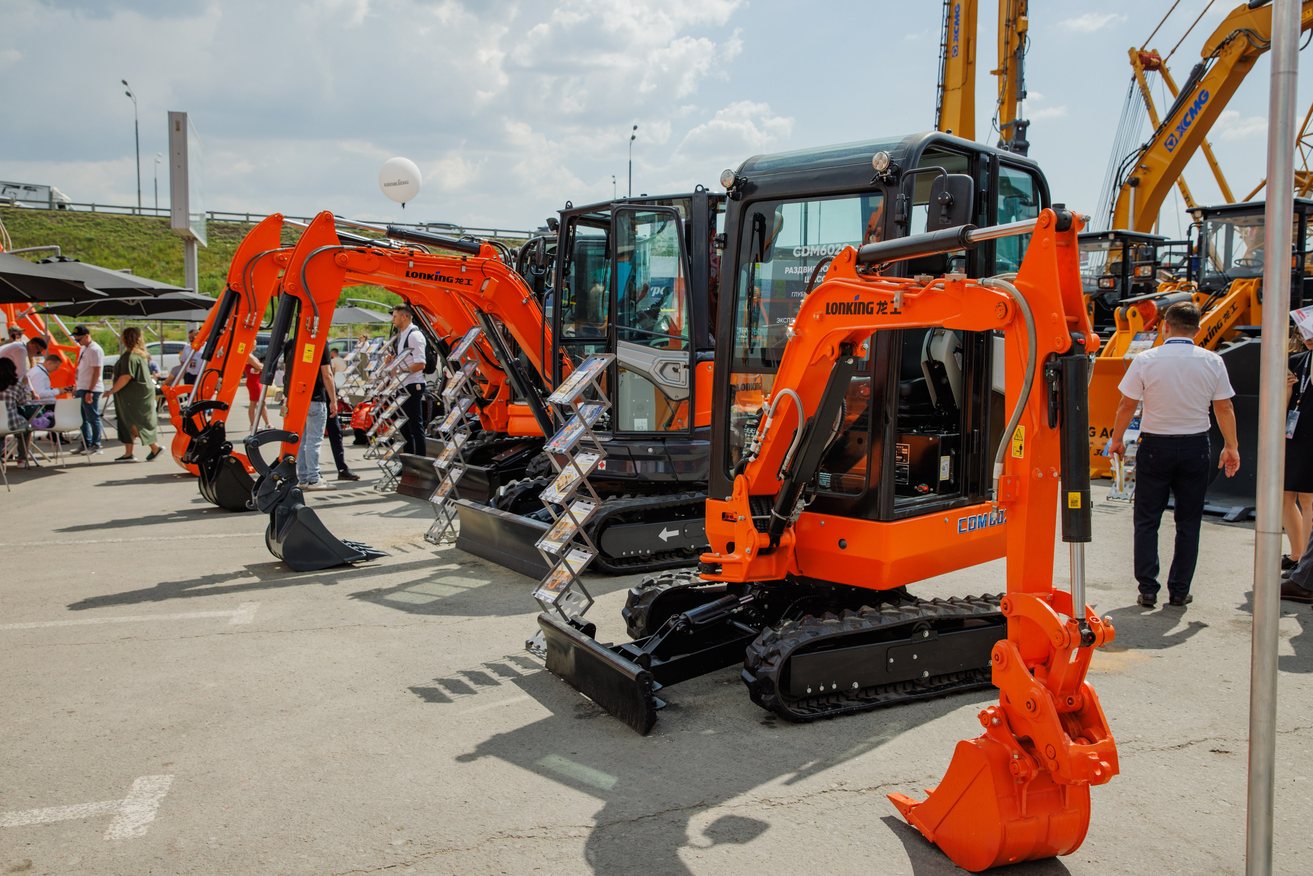 Выставка Спец. Техники. Фотограф Москва Шептаев Артём