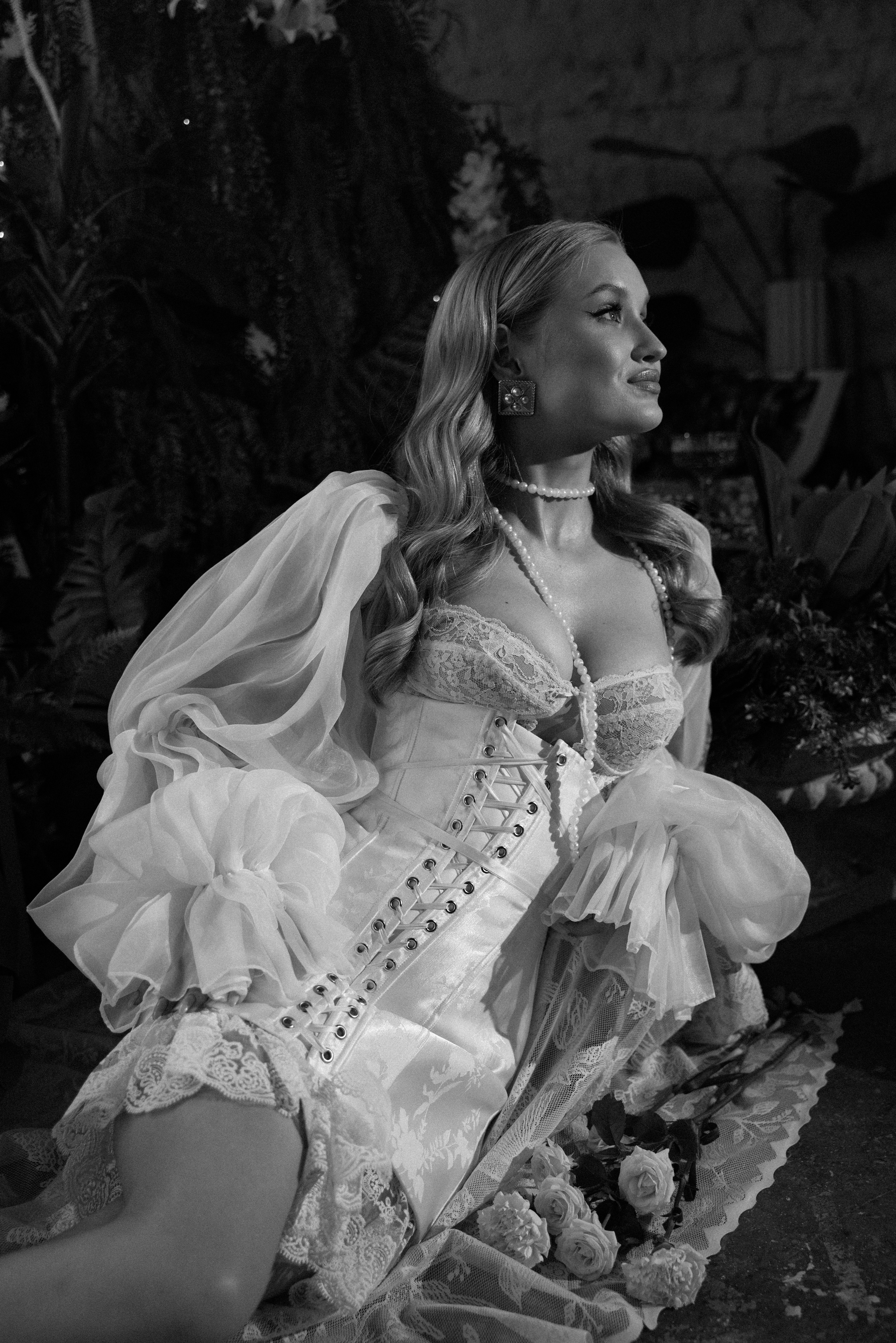 Невеста на пикнике в замке