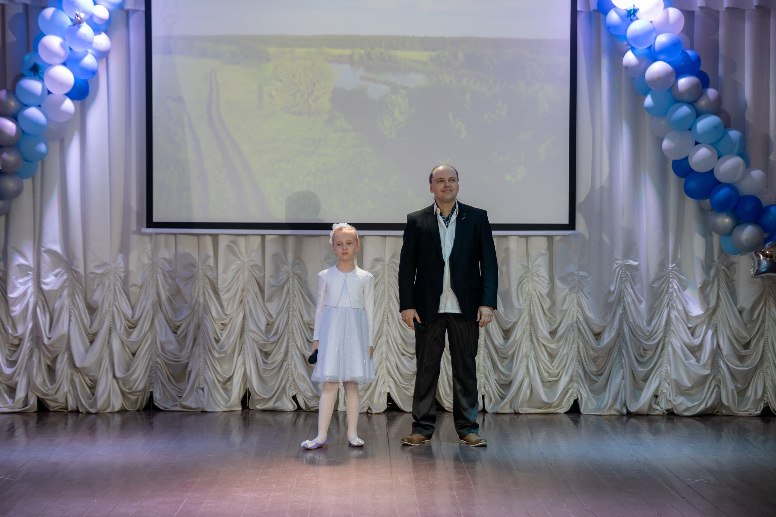 Школьный выпускной 2024 год в Соколе (Минск). Свадебный фотограф в Минске/Беларуси Сергей Спиридонов