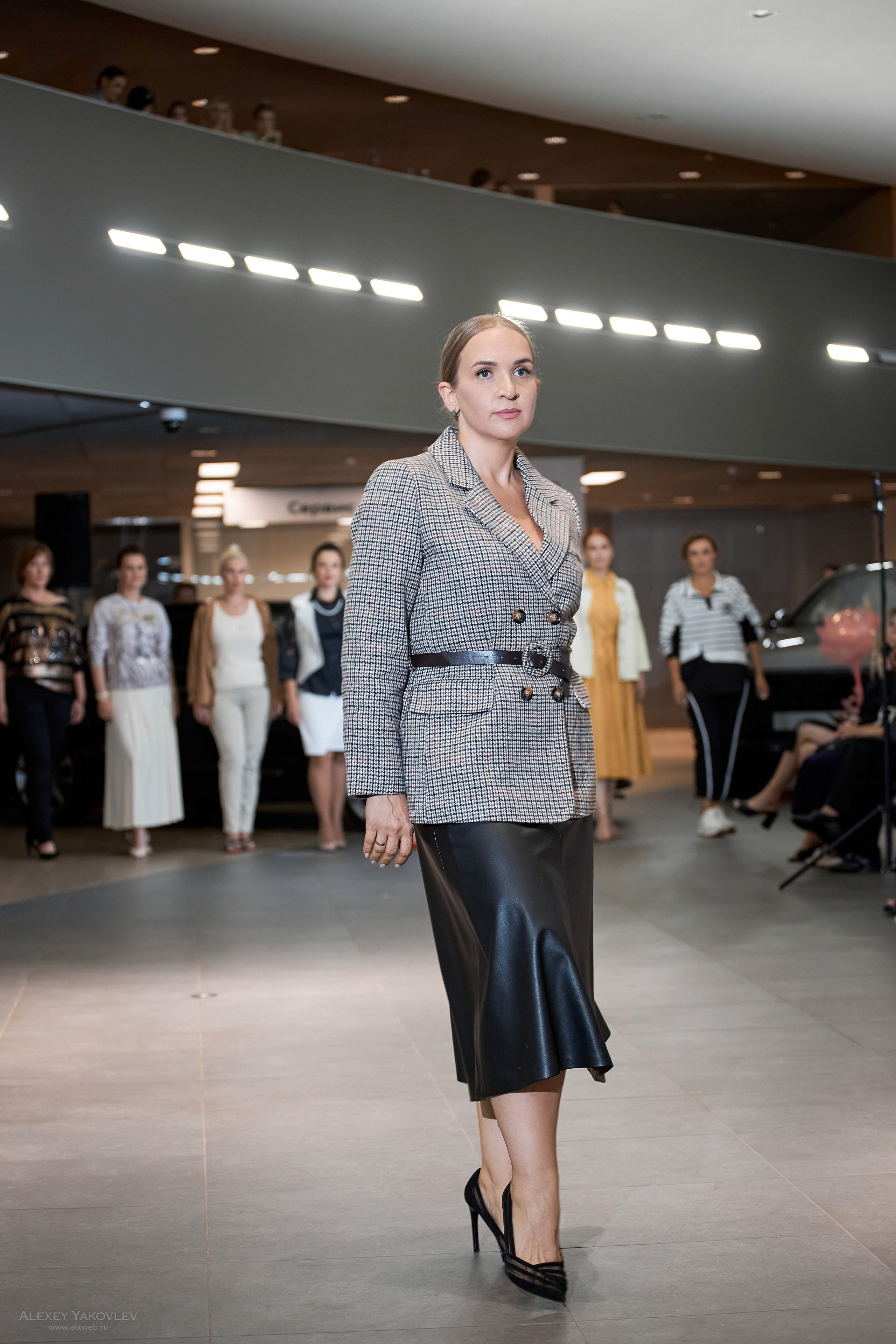 Модный показ PRE-FALL модельной школы Modeling+. Фотограф Алексей Яковлев