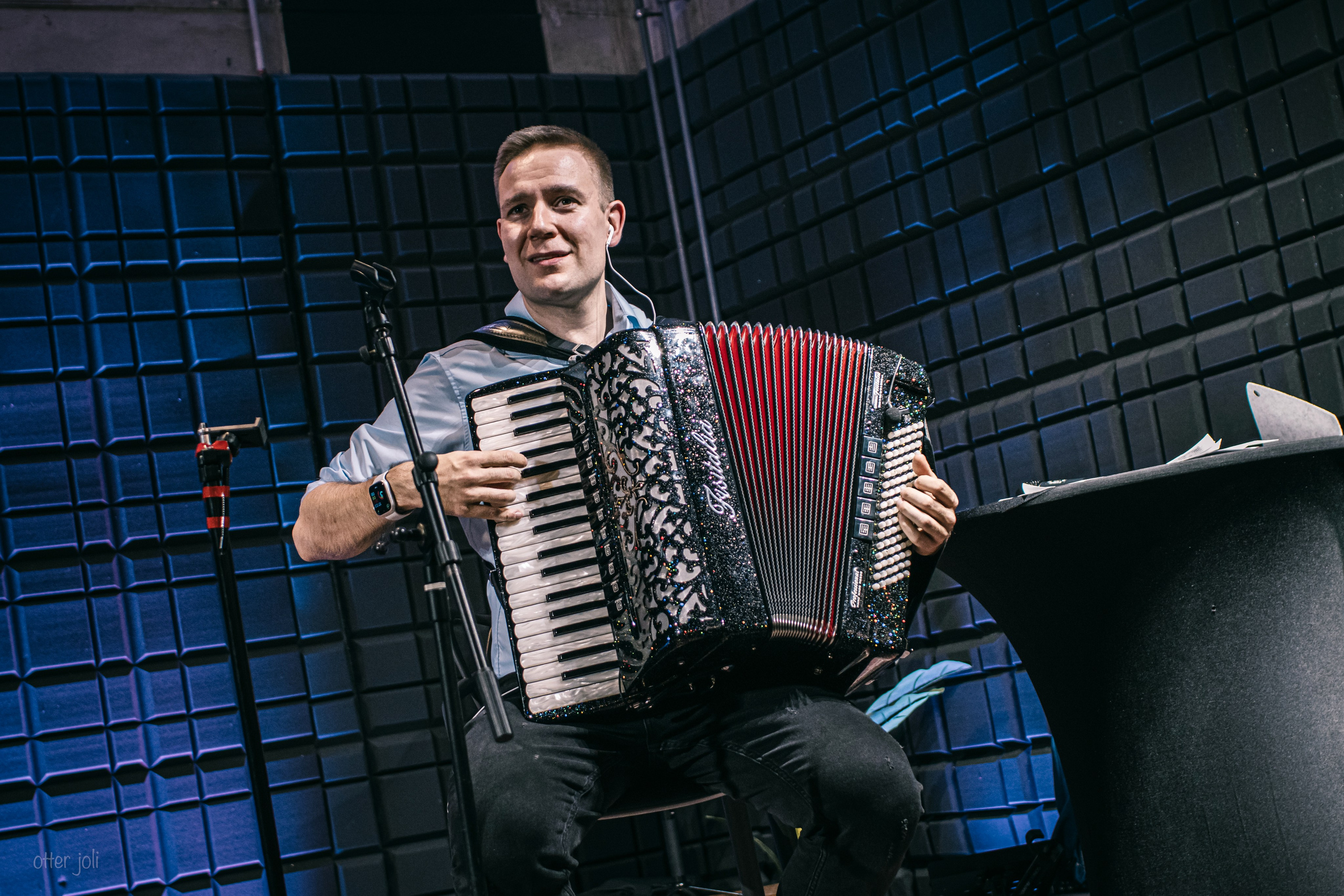 STREET ACCORDION. Концертный репортёр Валерия Сафина