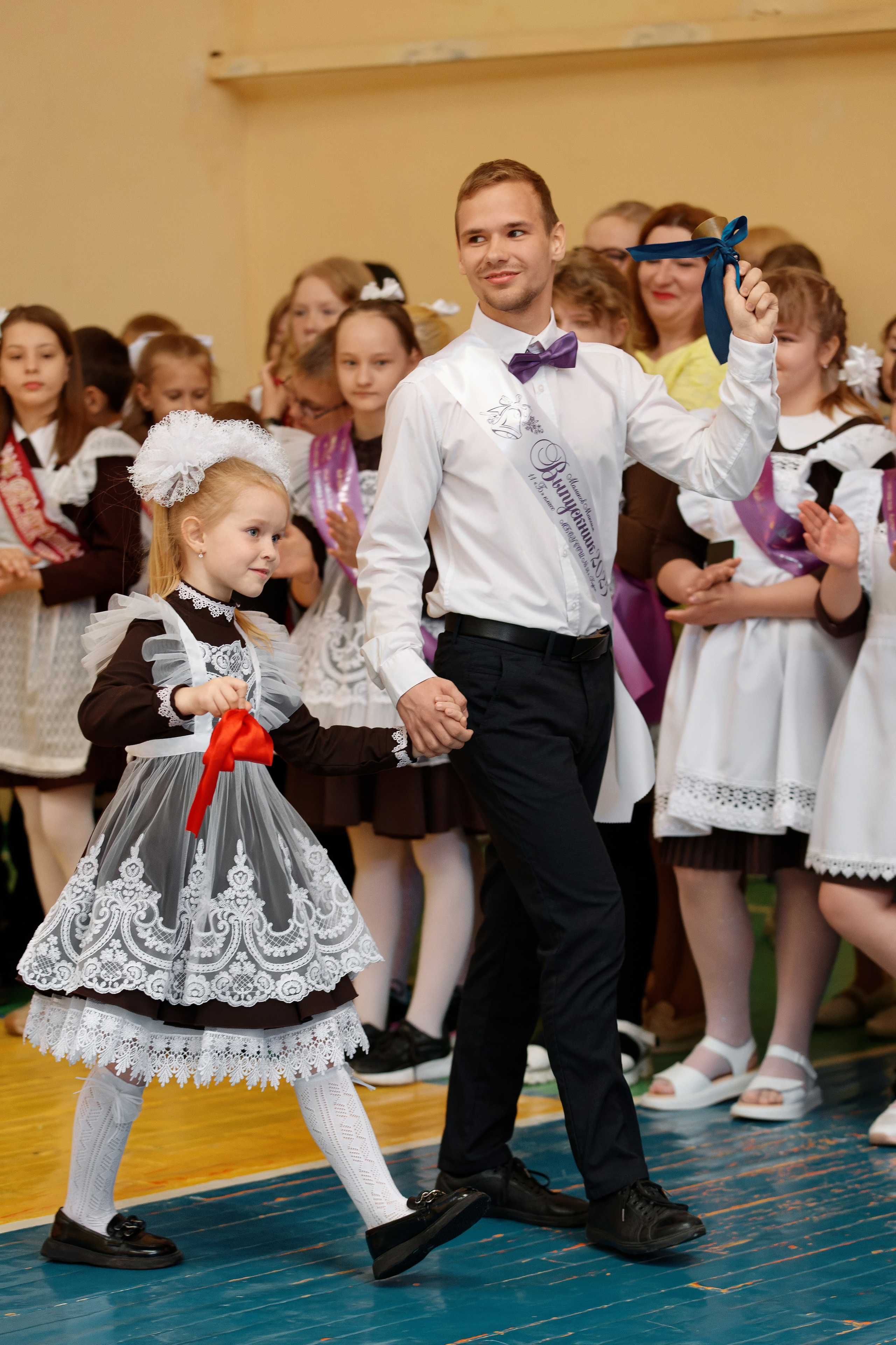 Последний звонок Школа № 42. Семейный фотограф — Макс Белогрудов