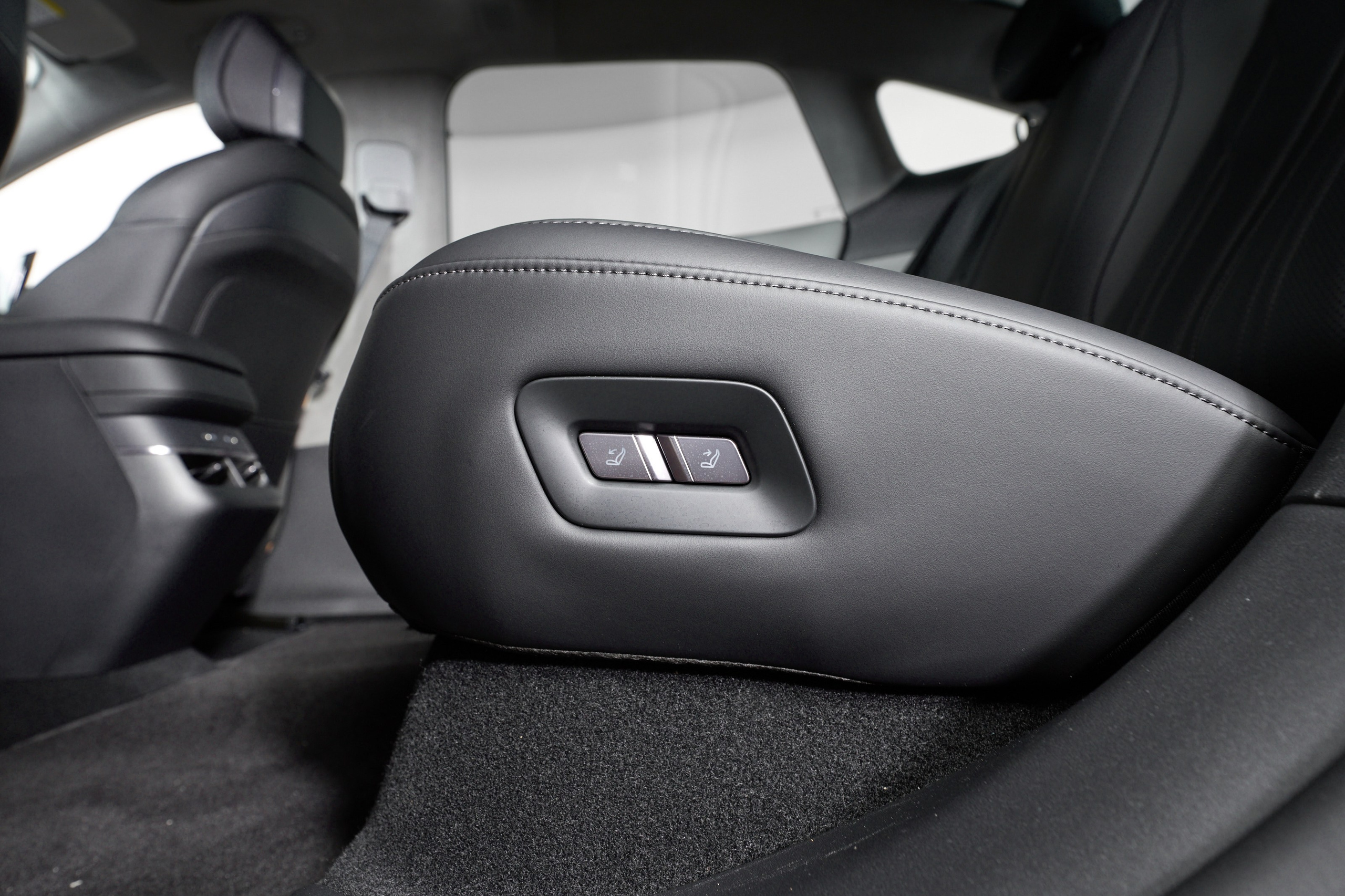 Zeekr 007_2. Фотограф Николай Прокофьев модельные тесты в Москве