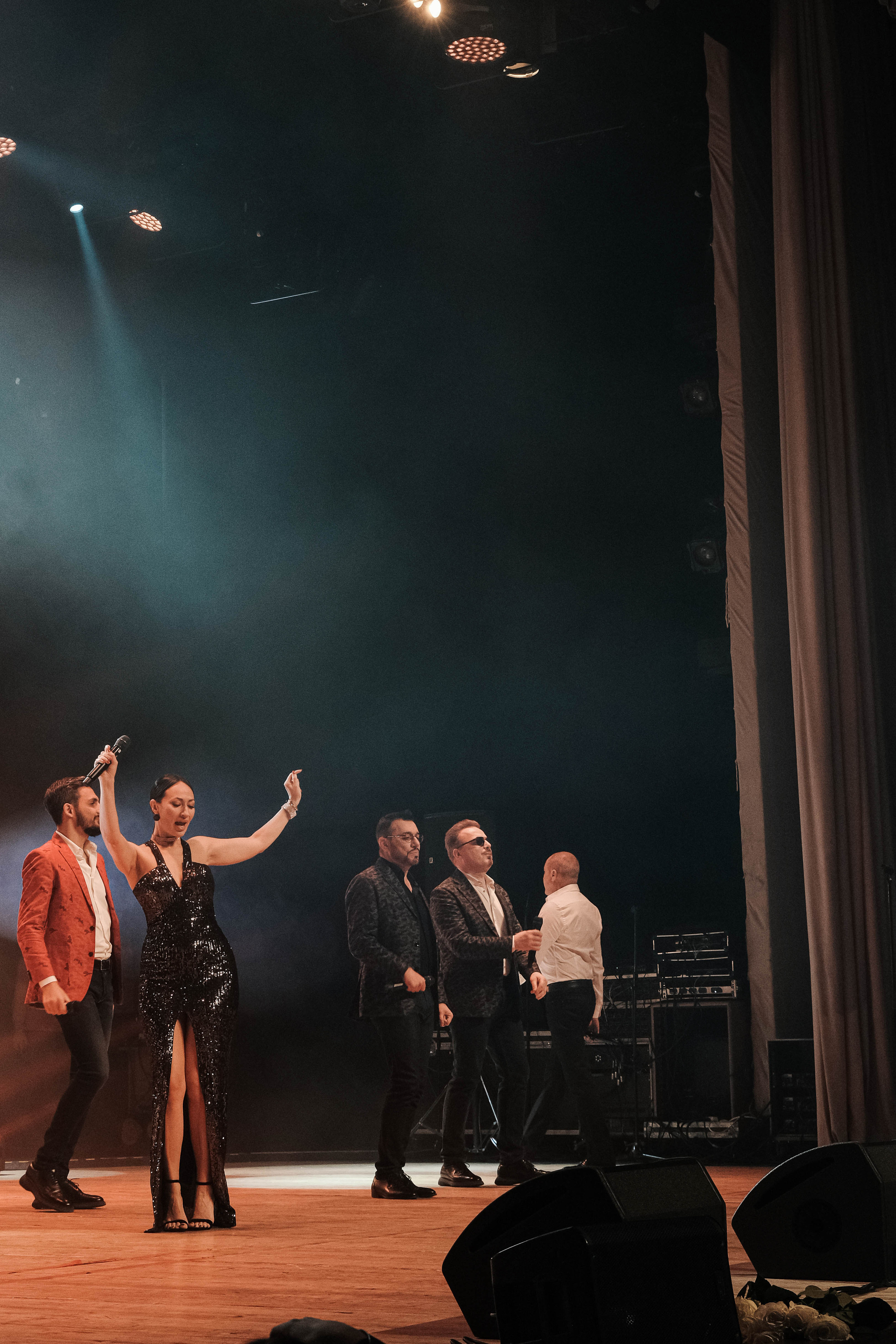 Концерт. Фотограф и видеограф в Тюмени Анна Жагорина, ваши фото еще не отдавали так быстро!