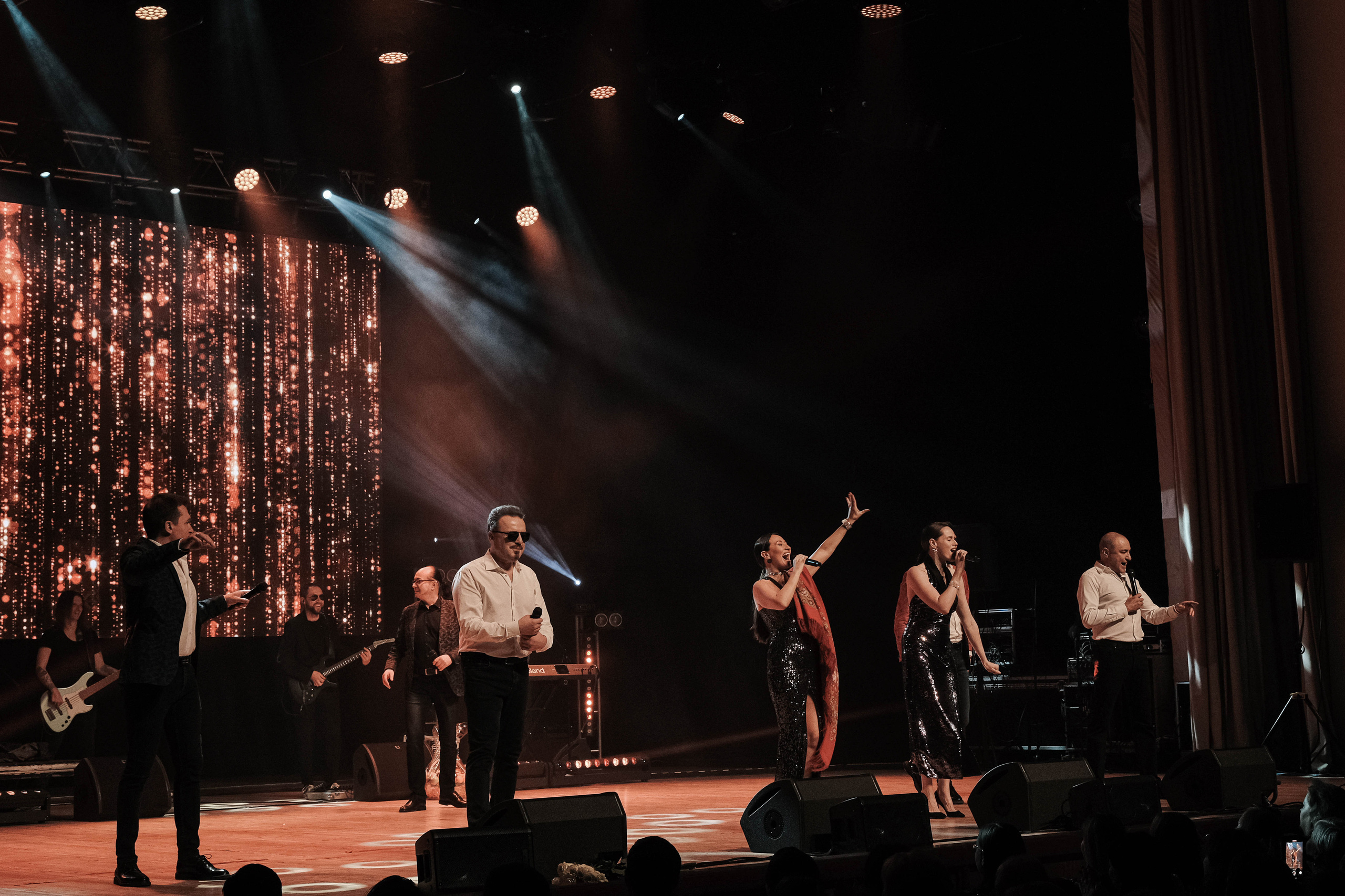 Концерт. Фотограф и видеограф в Тюмени Анна Жагорина, ваши фото еще не отдавали так быстро!