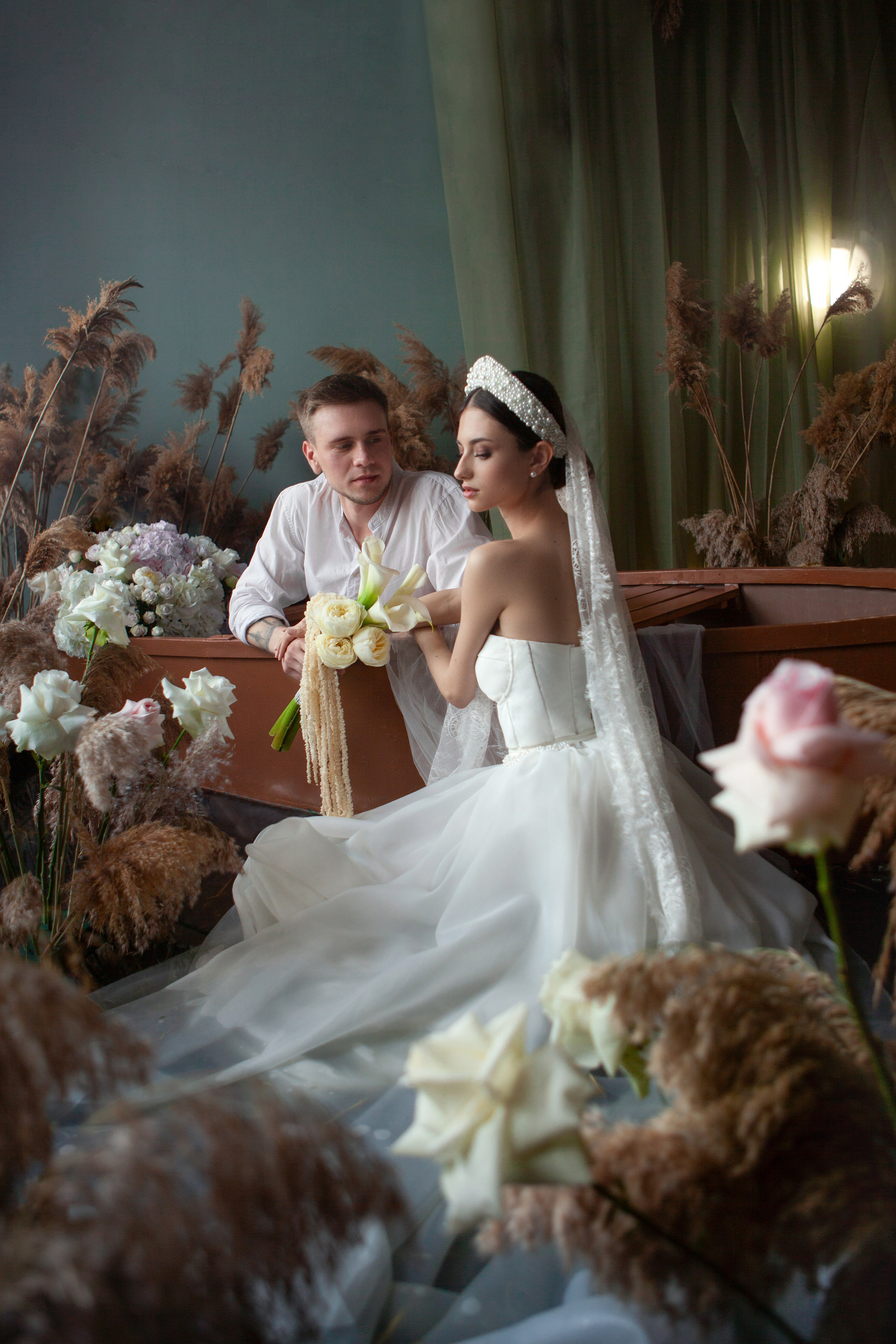 Серия свадебных фотографий жениха и невесты в студии Ставрополя. Фотограф Ставрополь Пятигорск Елизавета Дарина
