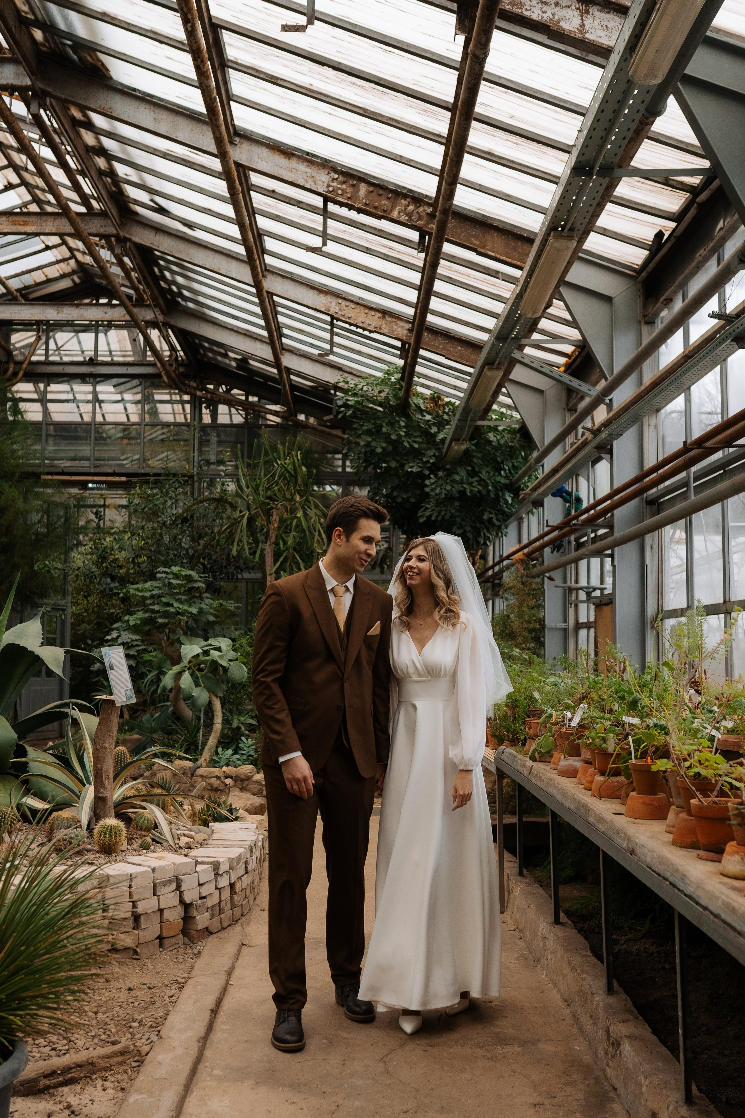 Свадебная фотосессия в оранжерее, Москва. Свадебный фотограф в Москве Анна Полушина