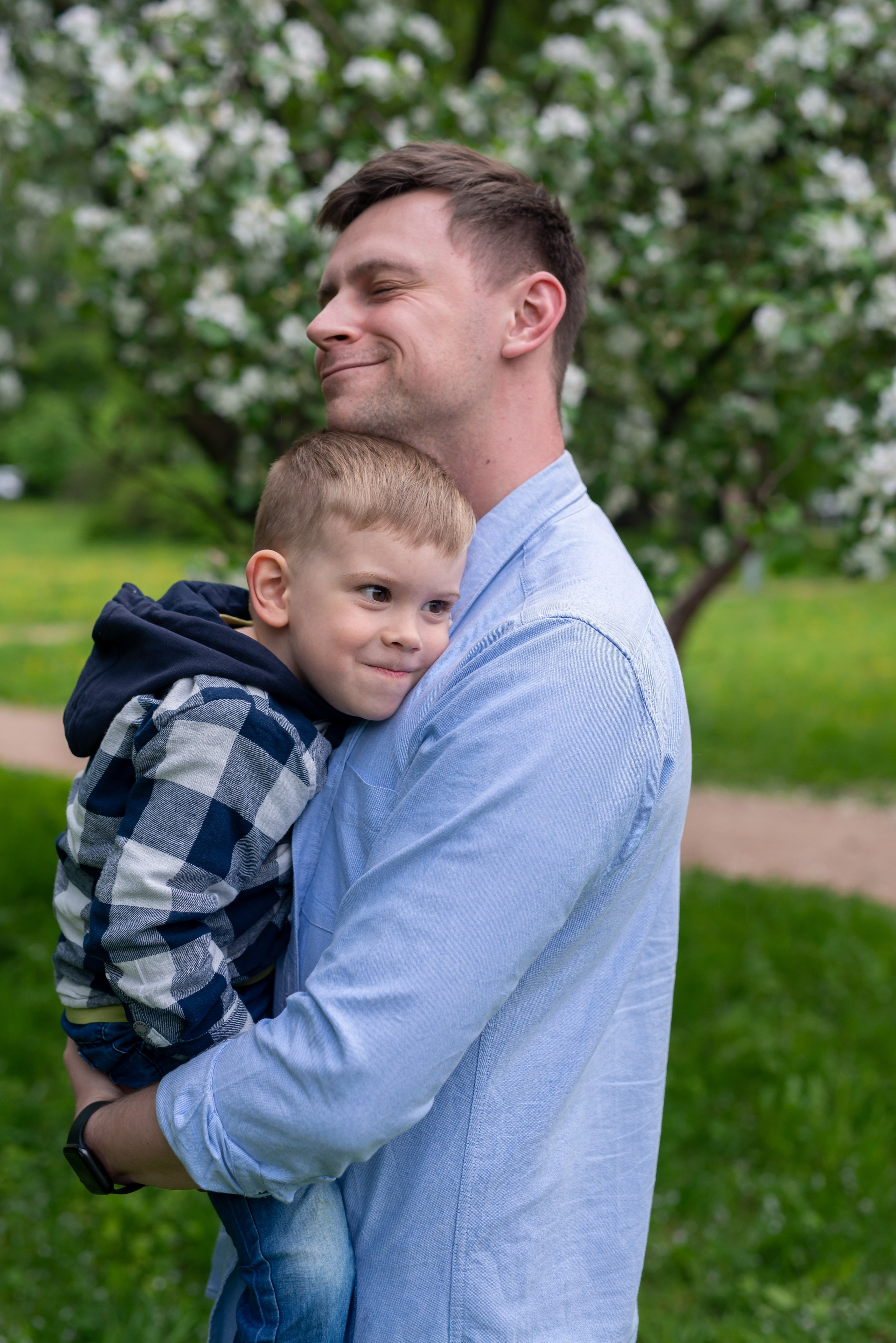 Наташа и Дима (фотосессия в цветущих садах). Портретный, семейный и свадебный фотограф в Санкт-Петербурге и в Пушкине Ширяев Денис