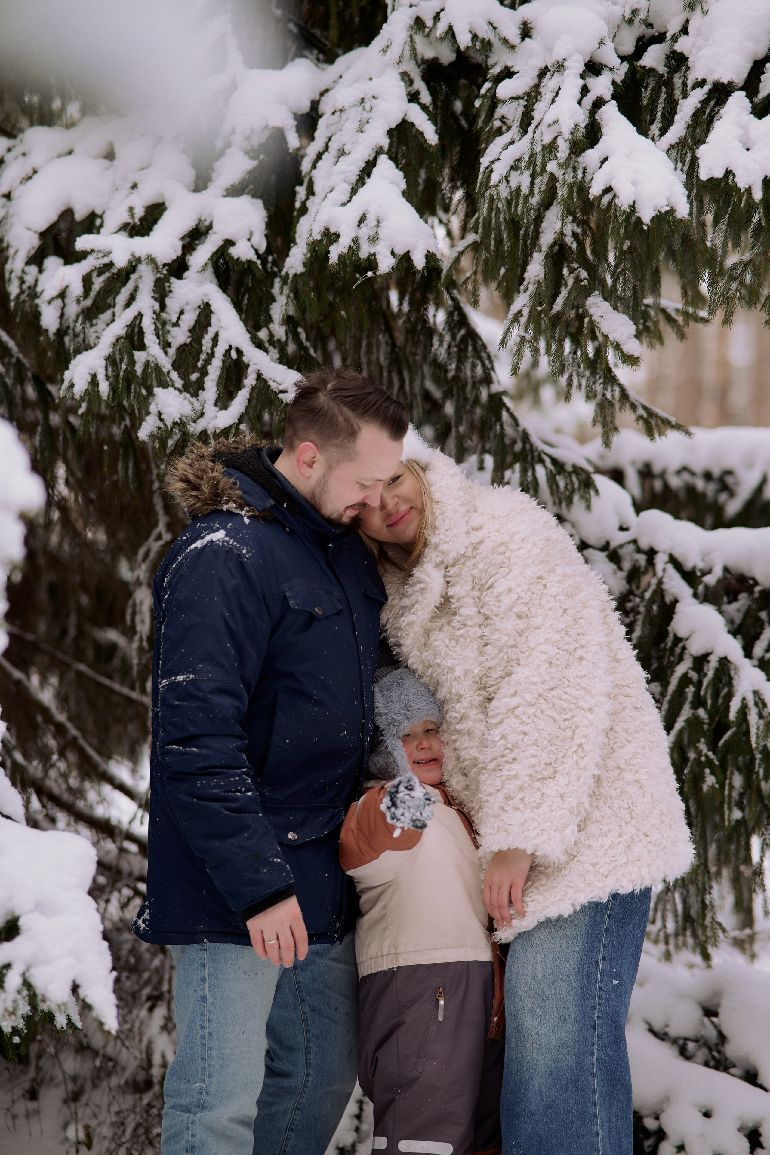 Паша, Света и Марк на зимней прогулке. Семейный и свадебный lifestyle-фотограф в Москве Мария Петрова