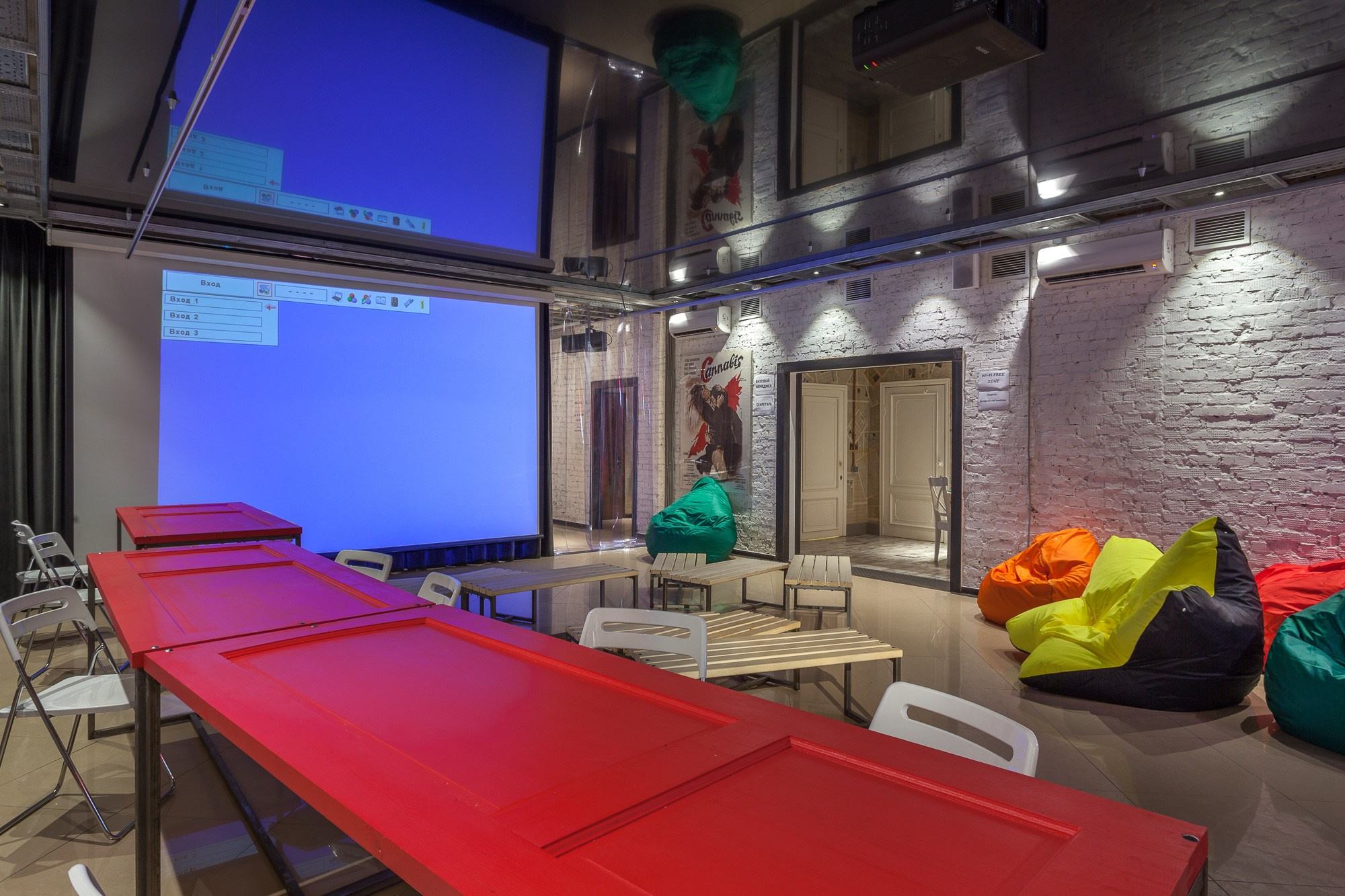 ОФИС АГЕНСТВА НА ЯУЗСКОЙ                                                             Архитектура: Зайцев С.                                                                                Дизайн: Работнов А.   