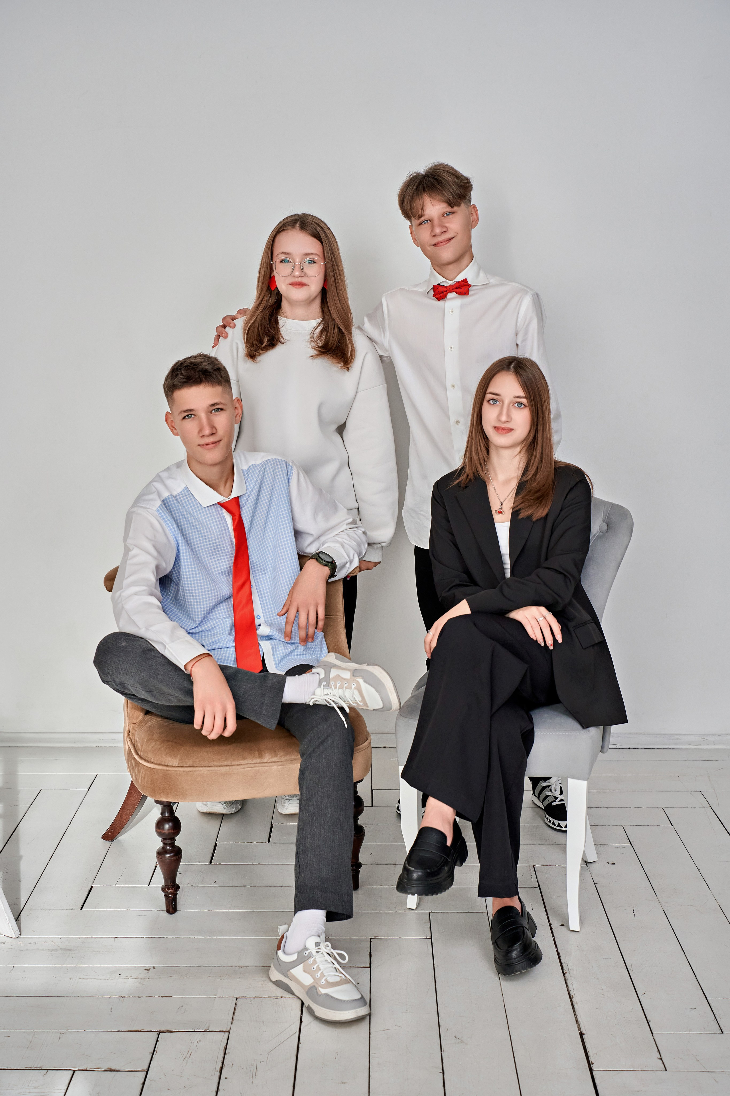 Фотосъёмка в студии «Окна» на выпускные альбомы. Калуга. Фотограф Меняйло Евгений. Свадьба. Портрет. Репортаж. Семья. Контент