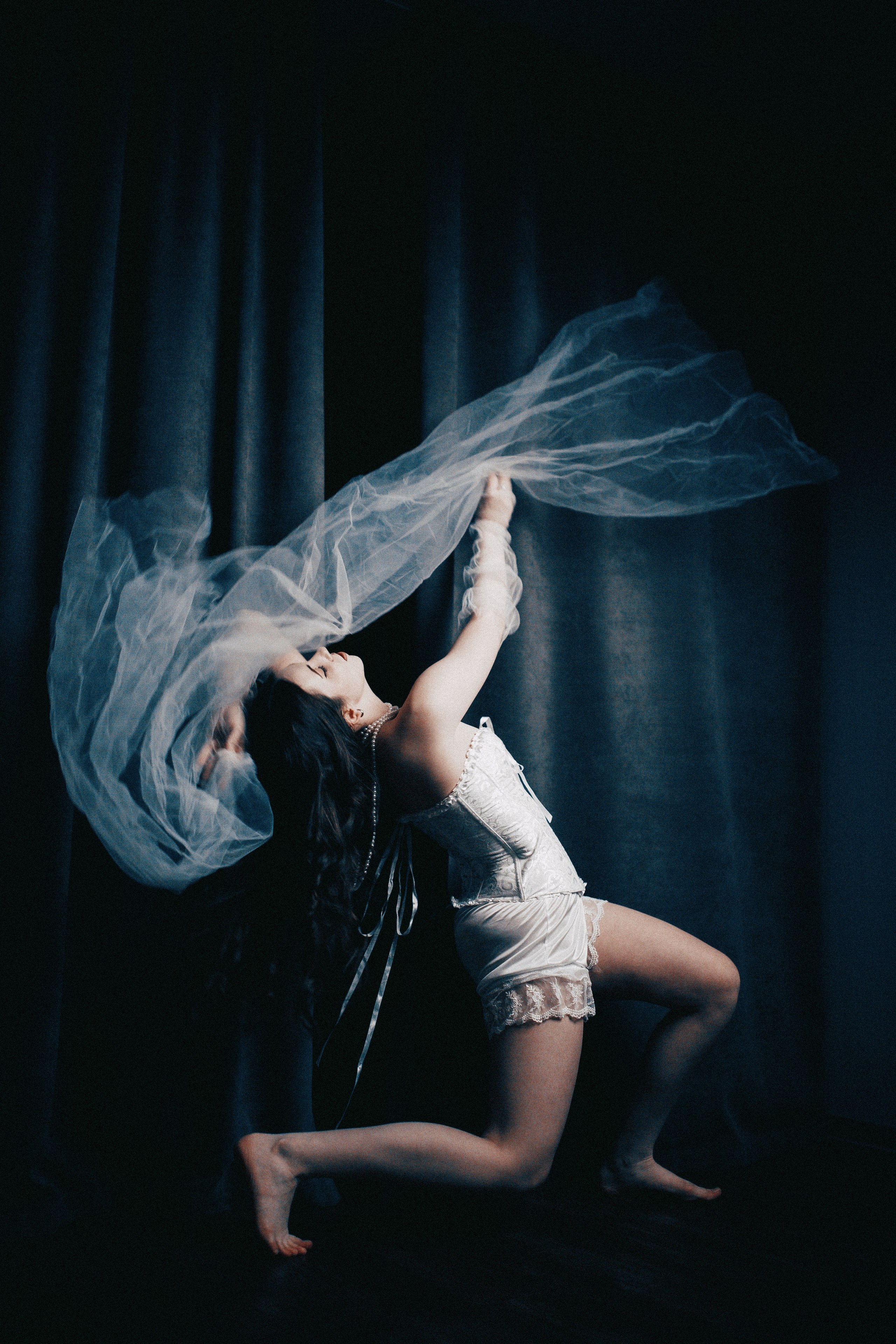 Танцуй. Сюрреализм. Чувственность. Арт-фотограф Крис Л. в Тобольске: портрет, семейные, свадьбы