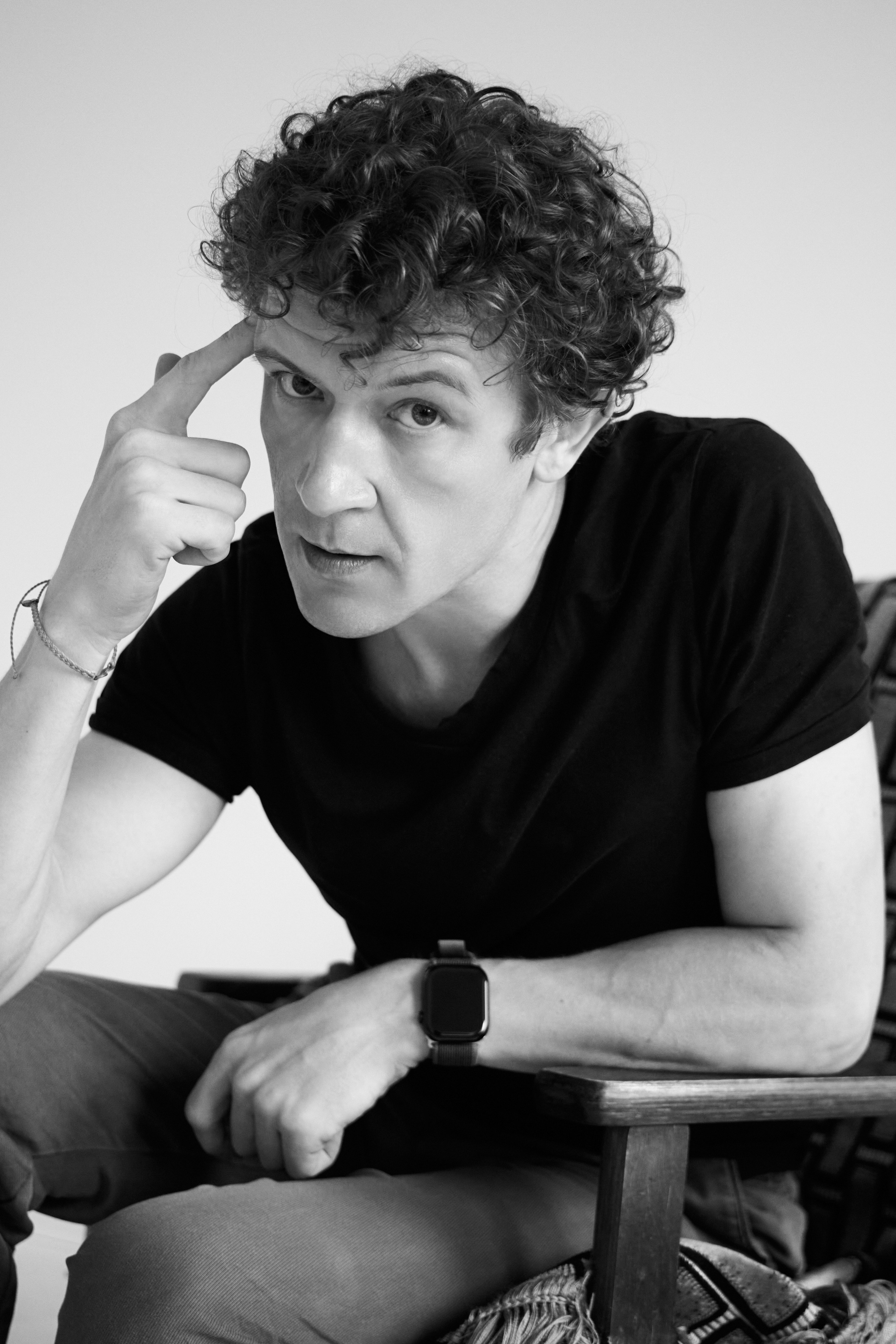 Студийный портрет мужской