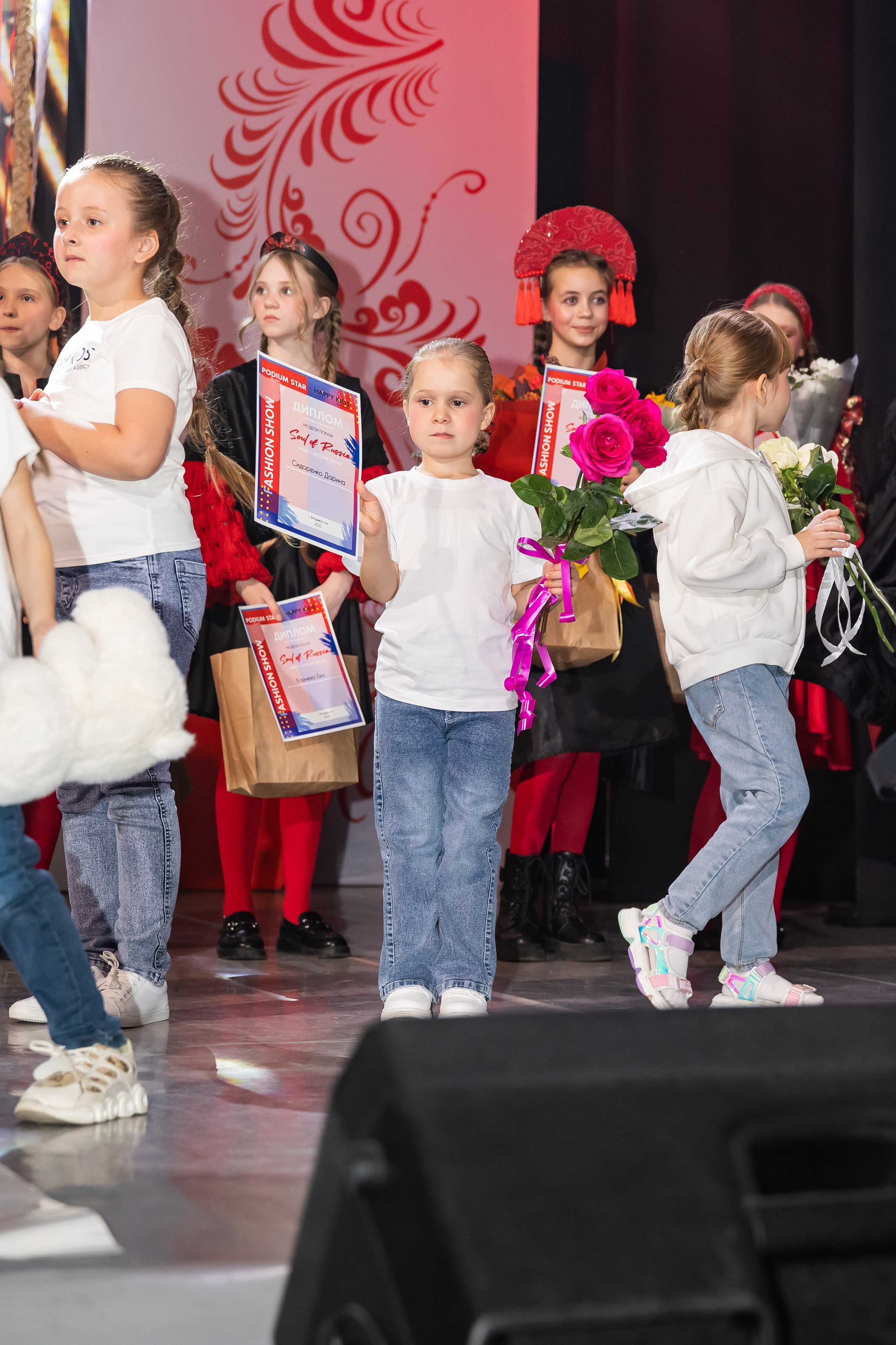 Показ Happy Kids. Выпускные альбомы во Владивостоке