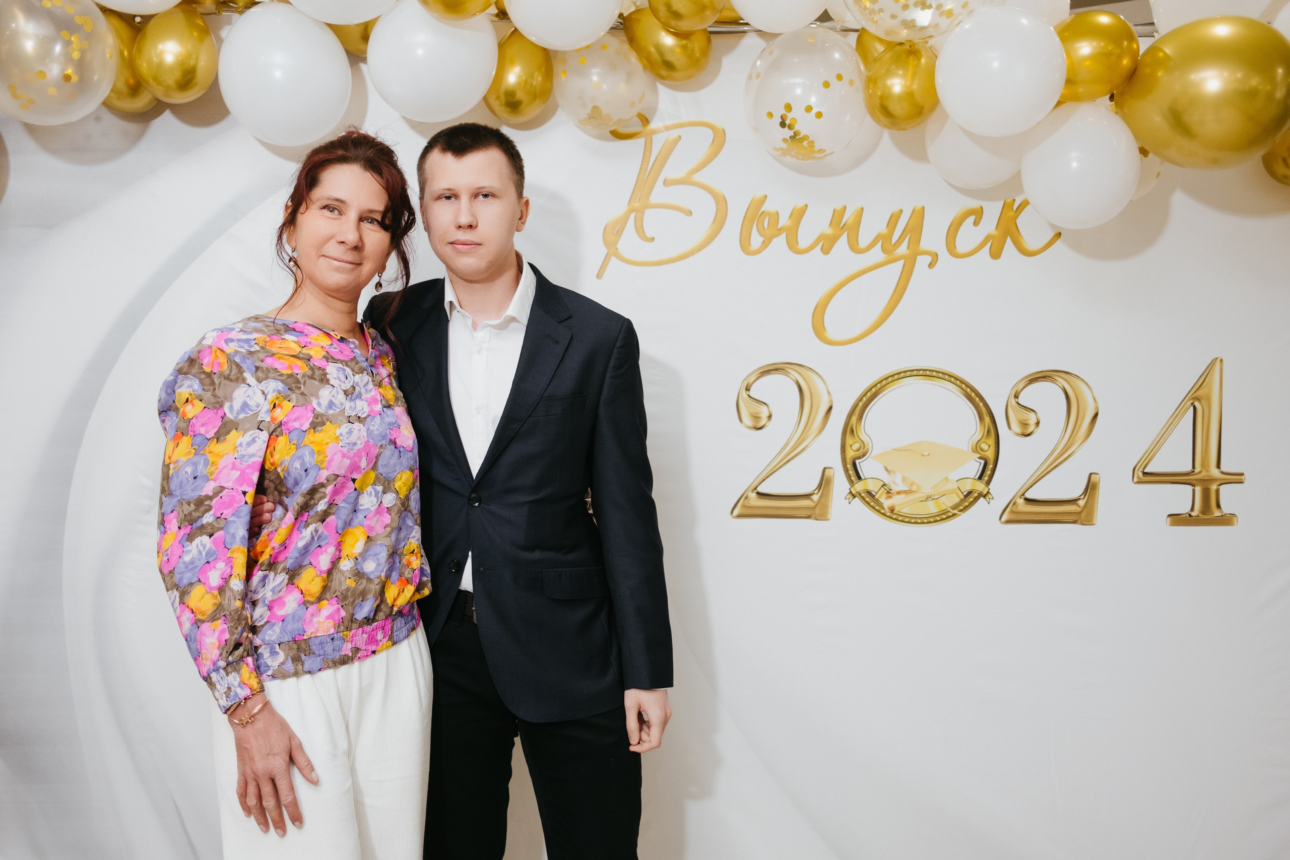 Выпускной 11 класс школы № 30. Свадебный и репортажной фотограф Денис Ожигин в Краснодаре и Краснодарском крае