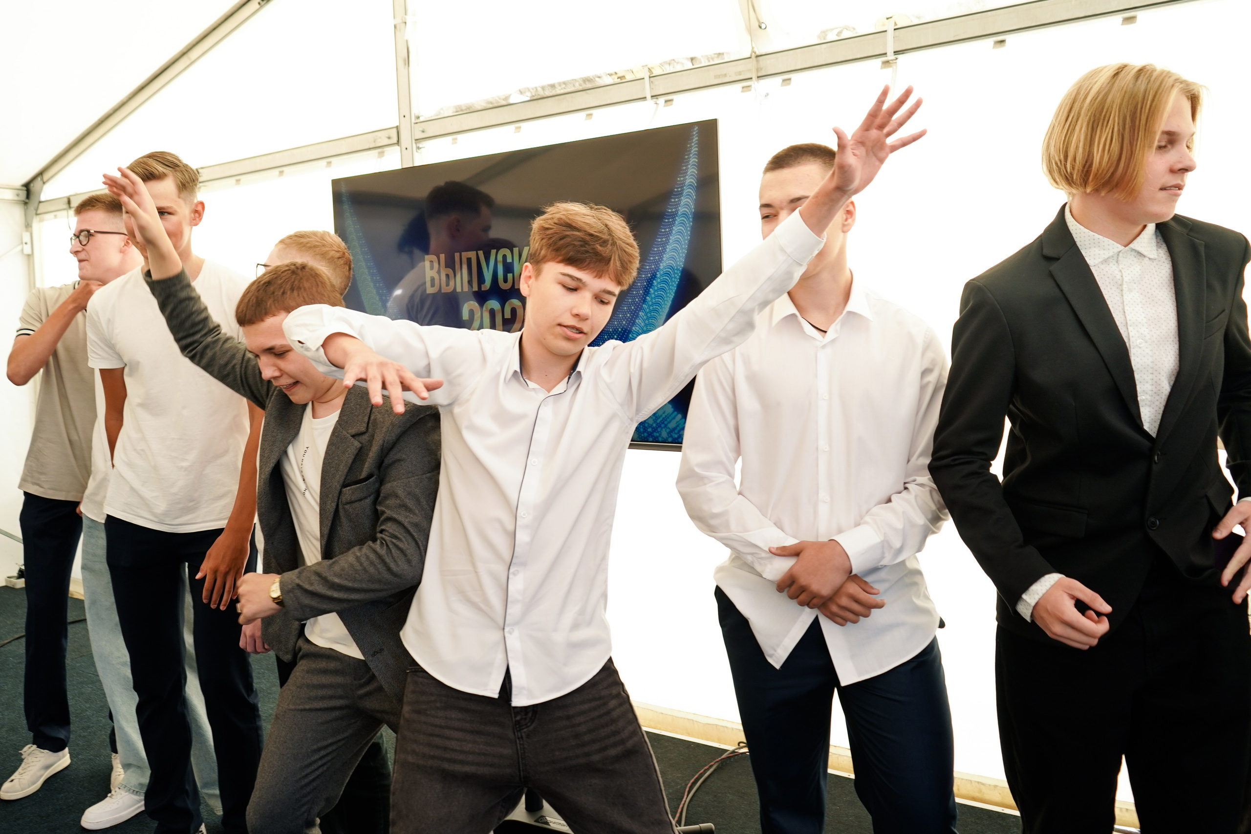 Выпускной 9 класса школа 19 в Коматек. Семейный и портретный фотограф в Екатеринбурге Анна Лобанова