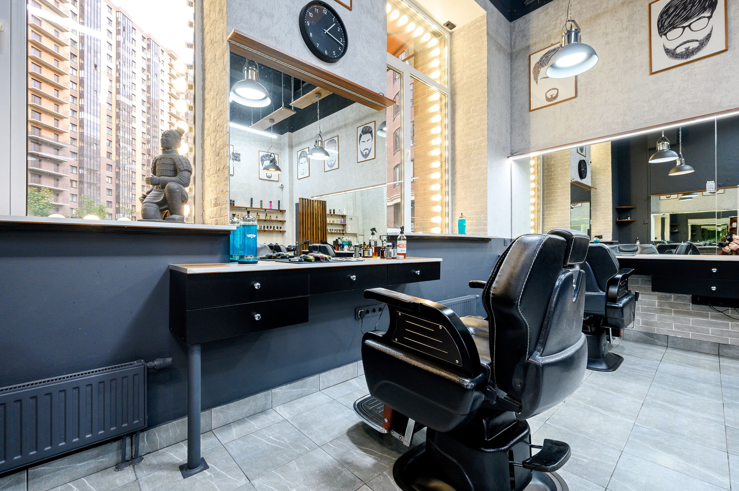 Студия стрижки TOPHAIR. Интерьерный фотограф. Фото- видеосъемка недвижимости Санкт-Петербург