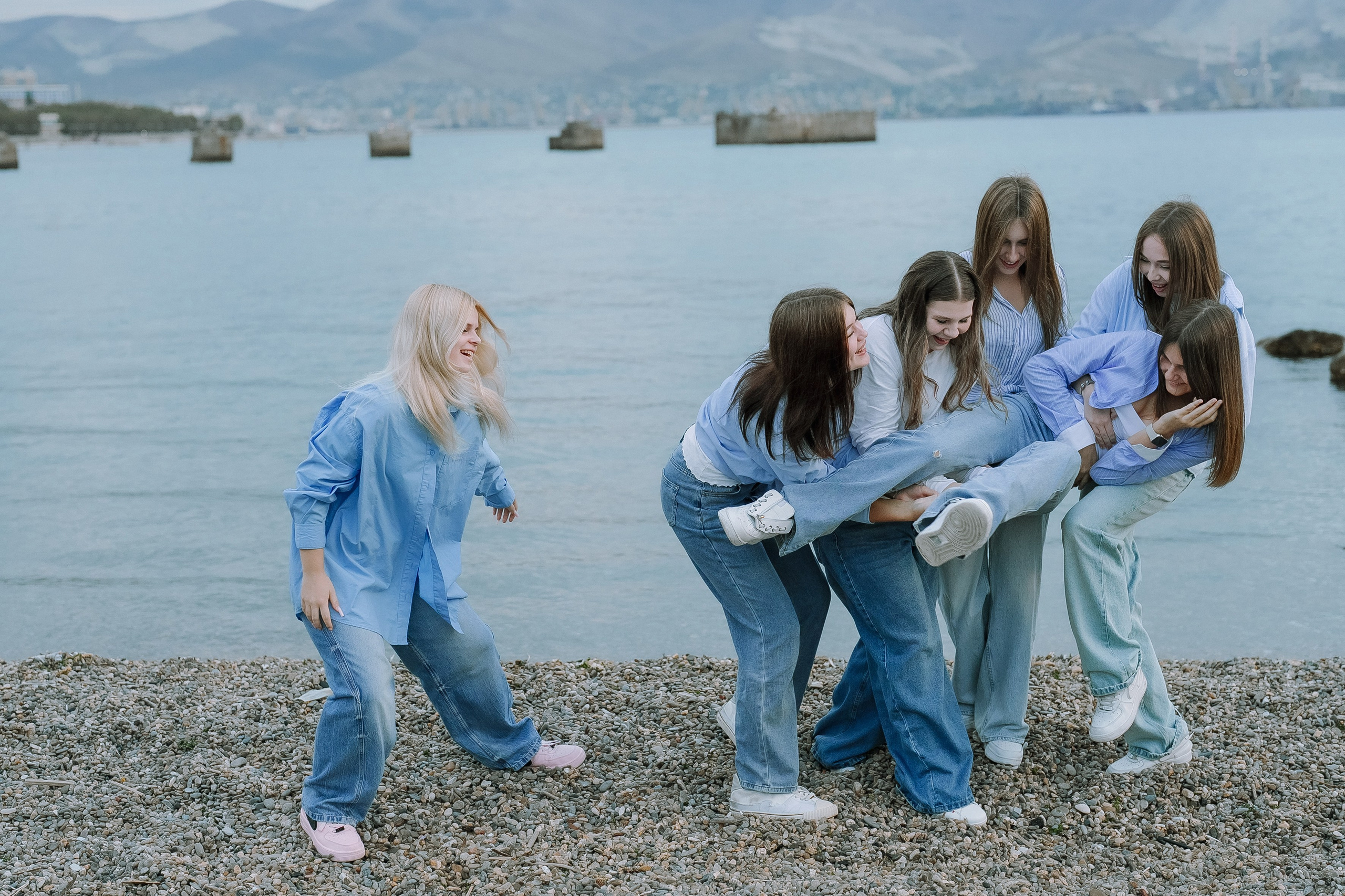 Пляж Кристалл — старшая школа. Выпускные альбомы Натальи Бутко: Новороссийск, Анапа, Геленджик