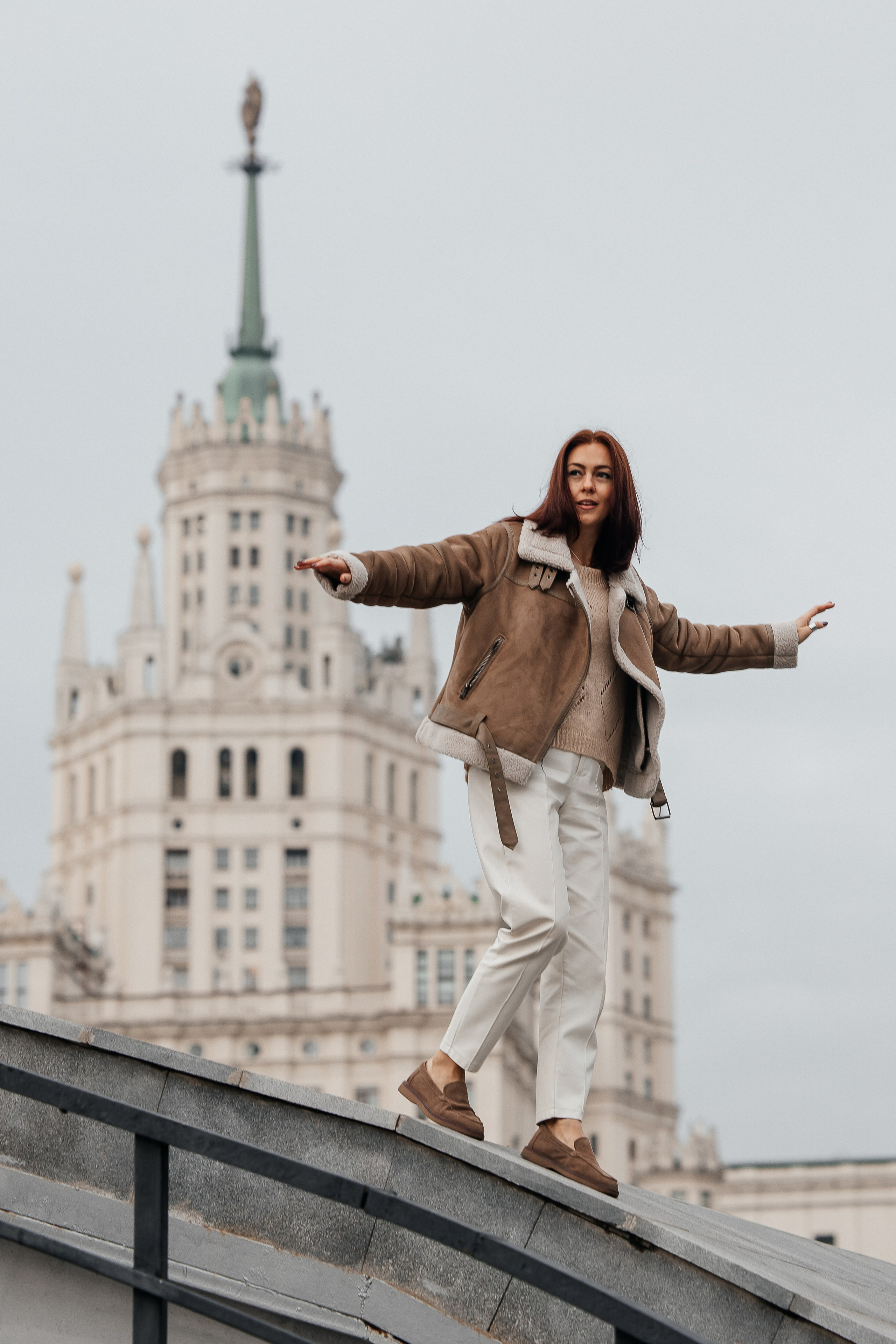 Прогулка у высотки на Котельнической набережной. Свадебный и семейный фотограф в Москве Красинская Мария