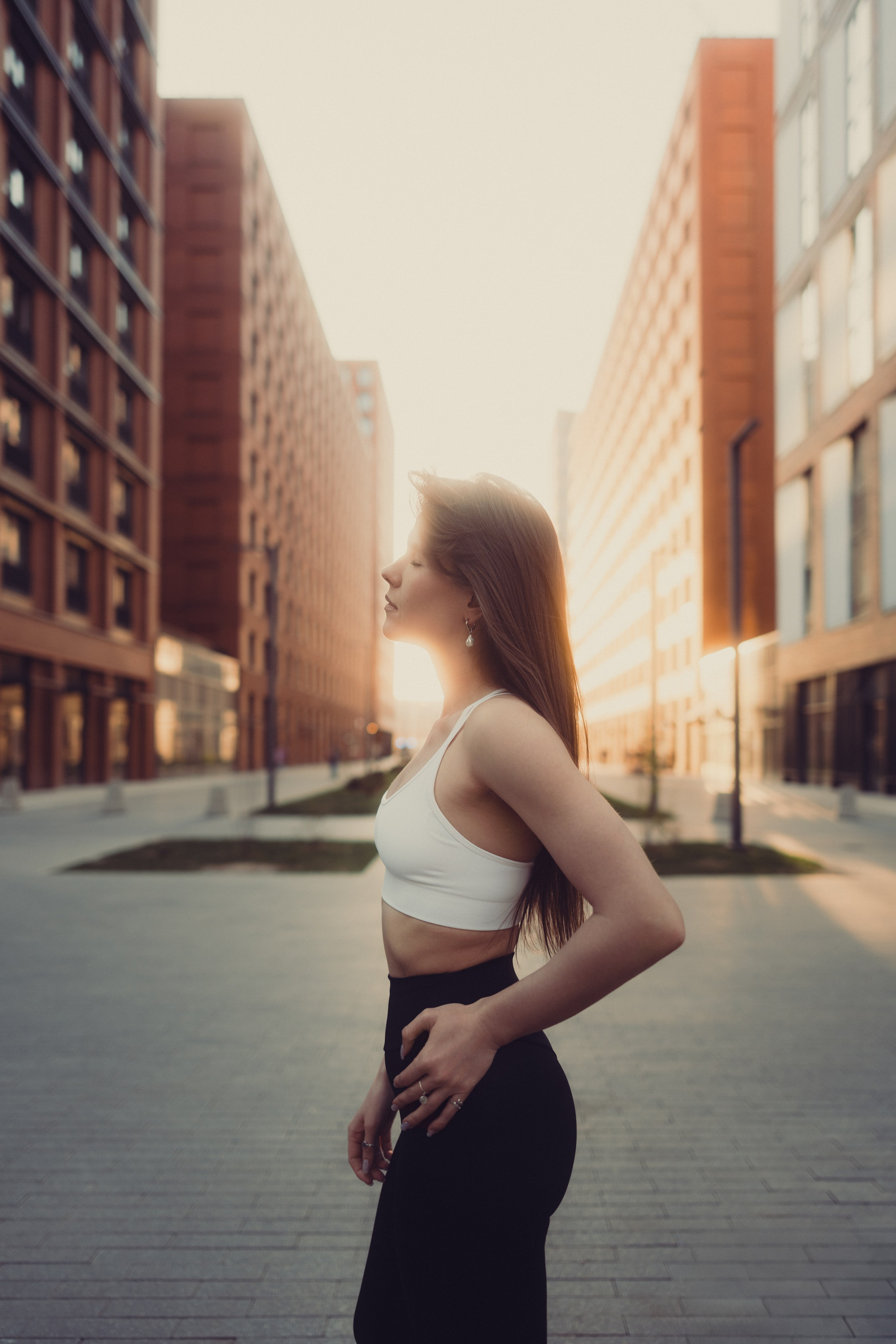 Female street photoshoot in Moscow by Anton Avanzato