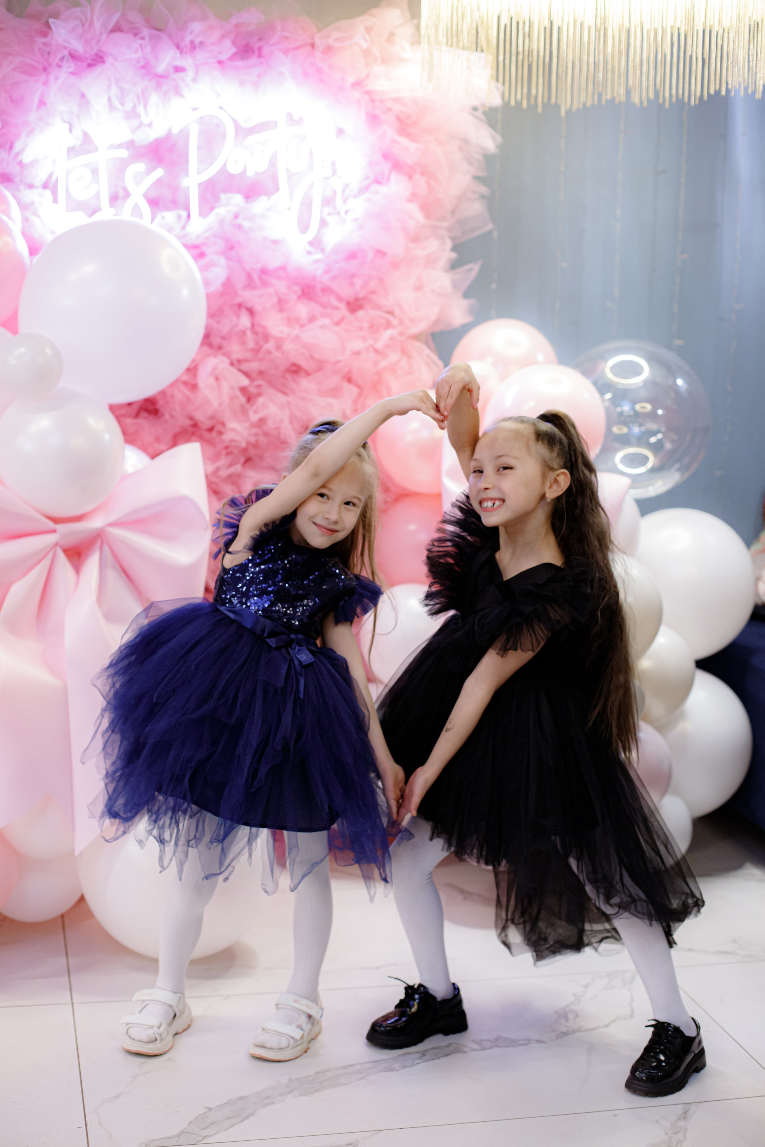 ASIA'S BIRTHDAY PARTY. Photokarish