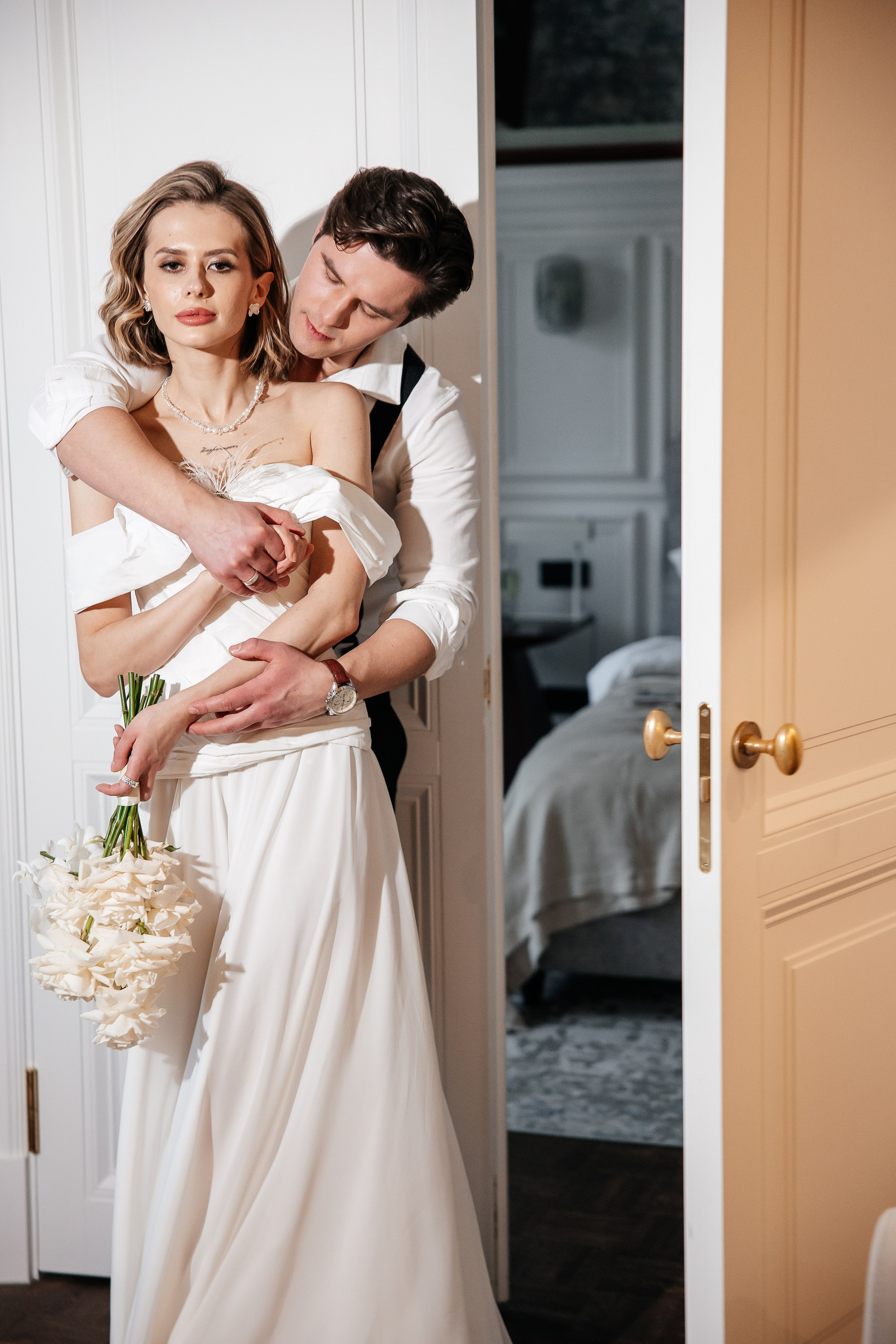 Утро жениха и невесты в отеле. Свадебный и семейный фотограф в Москве Красинская Мария