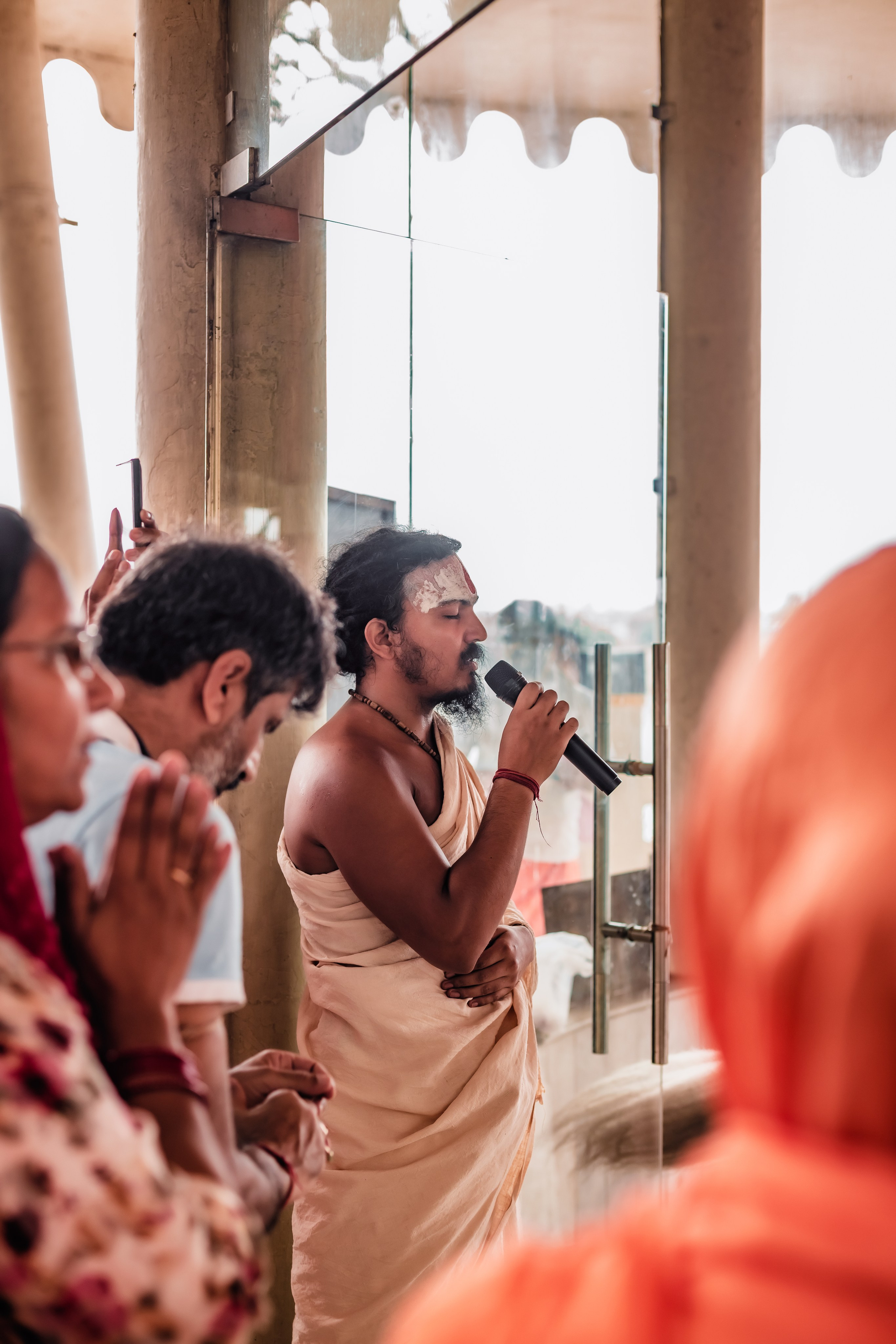 Abhisheka Devraha Baba on Sri Devdas ji maharaj bd. Mariam Bagdasaryan