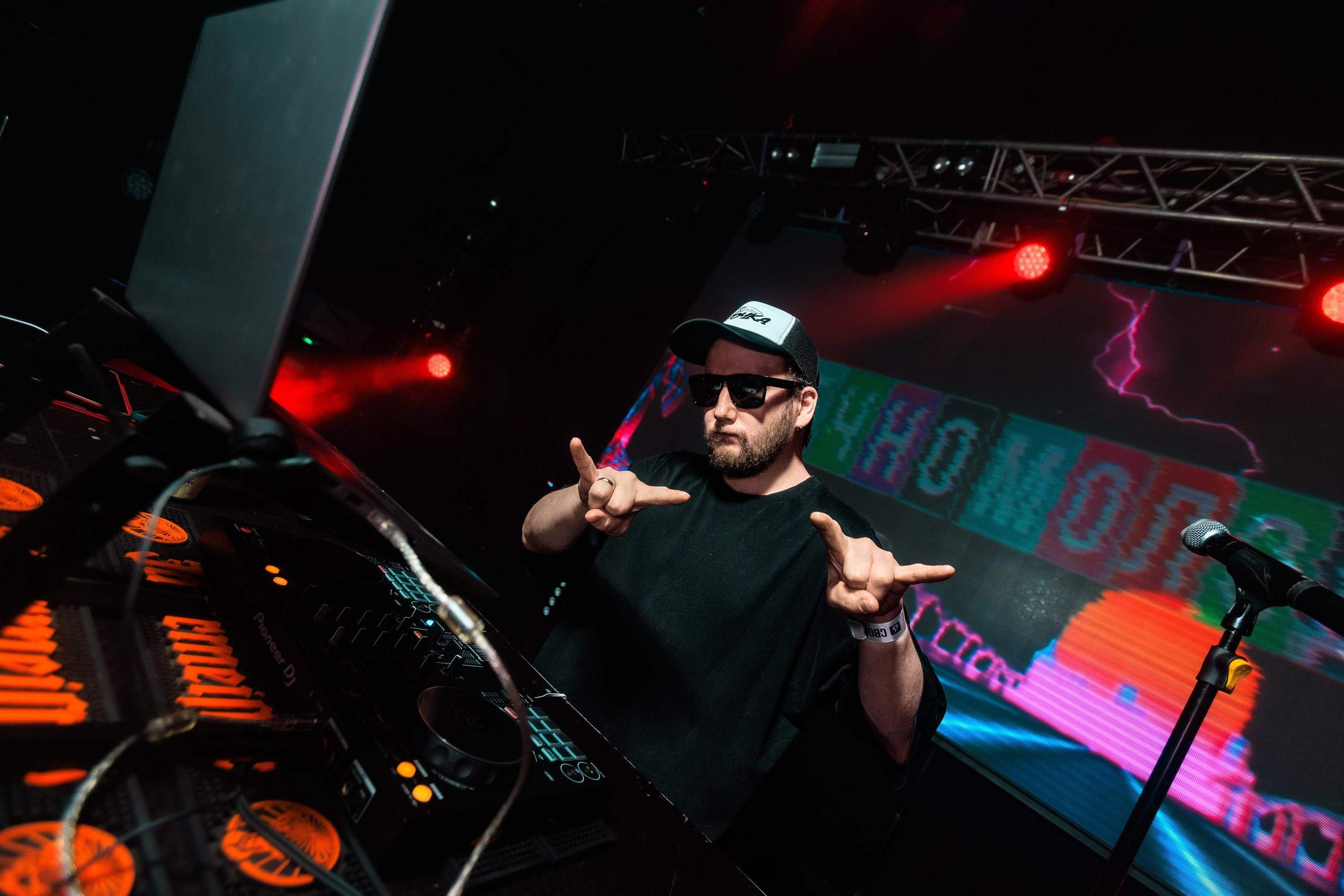 22.08.25 Вечно молодой. Репортажный фотограф Екатеринбург | Яркий, качественный репортаж | Концерты, клубы, репортаж, праздники, корпоративы