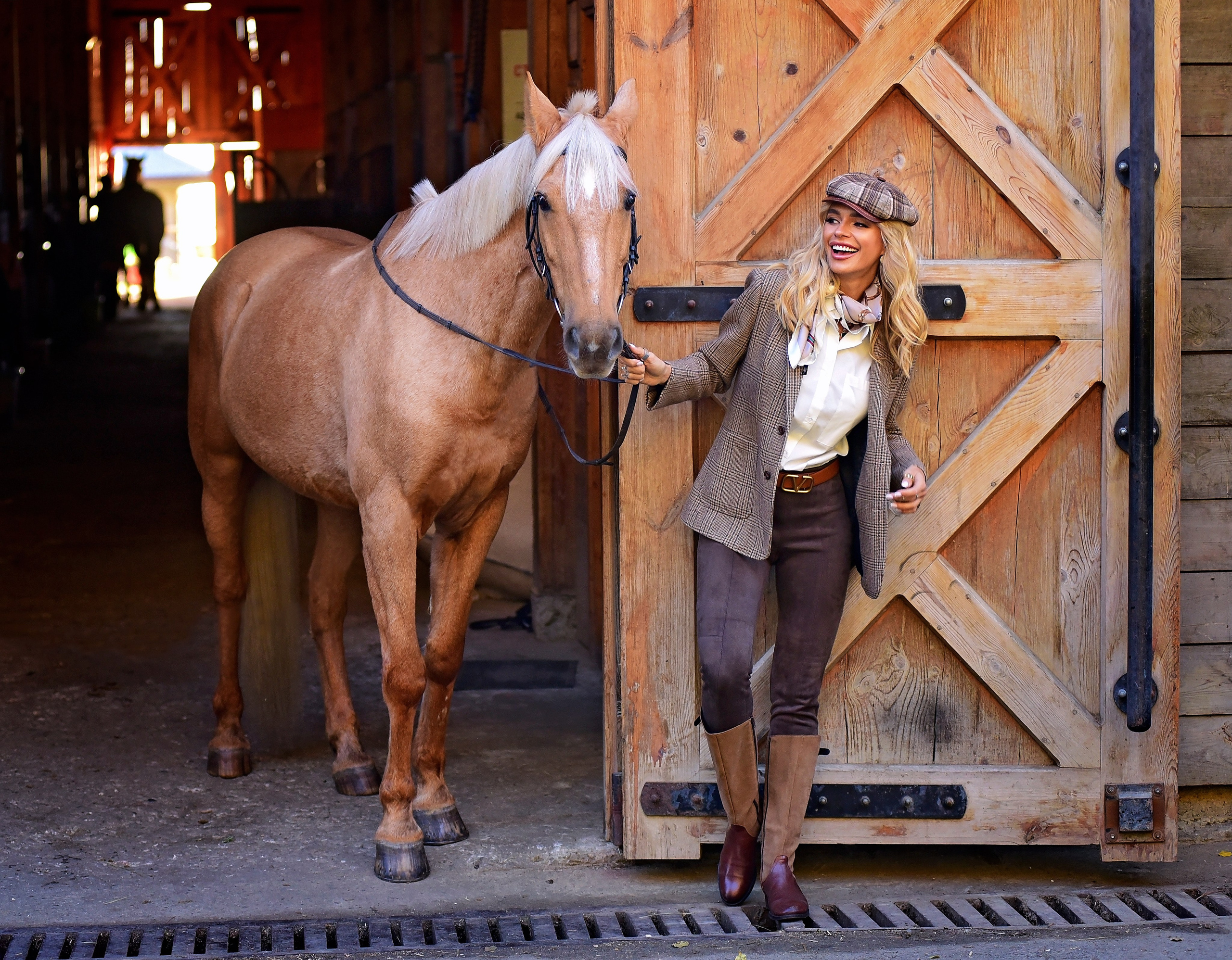 Фото проект «Конюшня». Главная