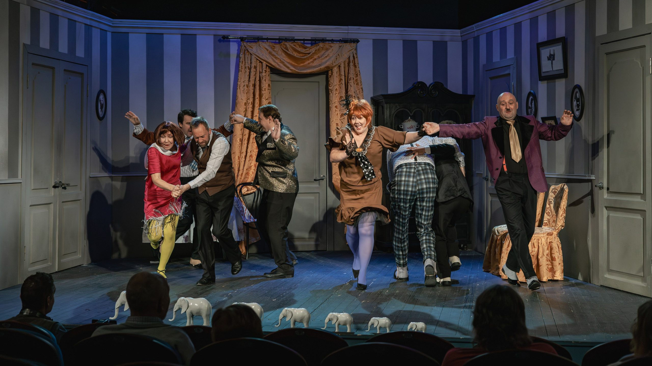 Театр Юного Зрителя «Две свадьбы». Фотограф Марк Файзулин