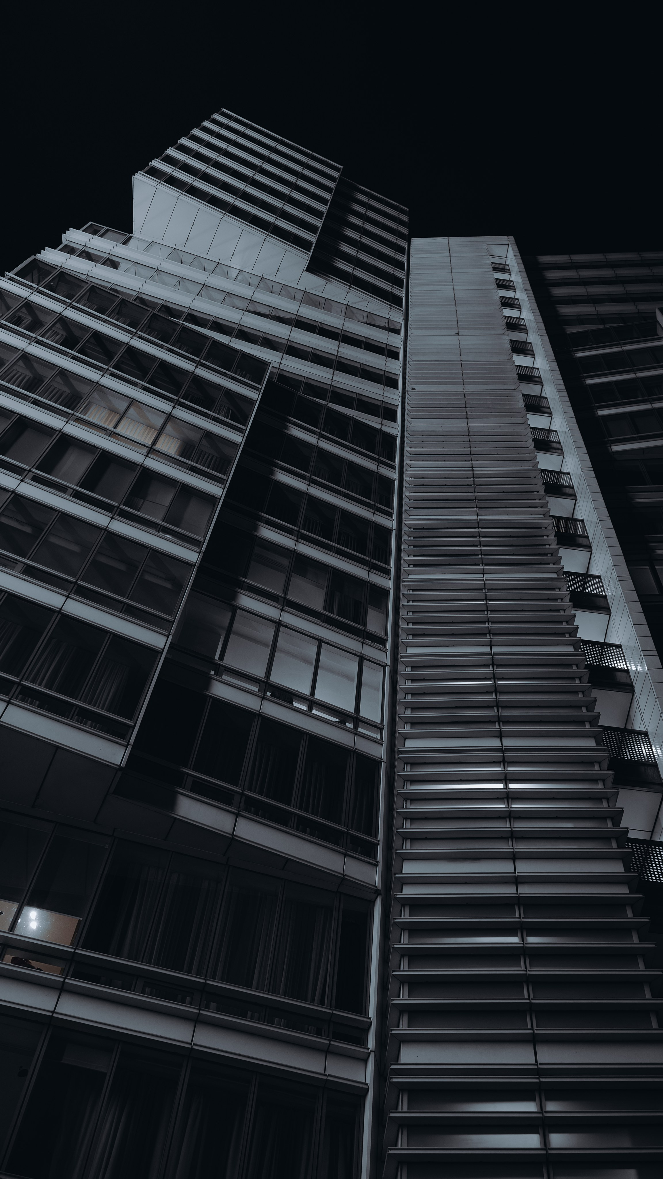 2024 — Night Street. Photographer in Almaty — Alexey Konkov | Reportage, Weddings, Portraits, Love Story