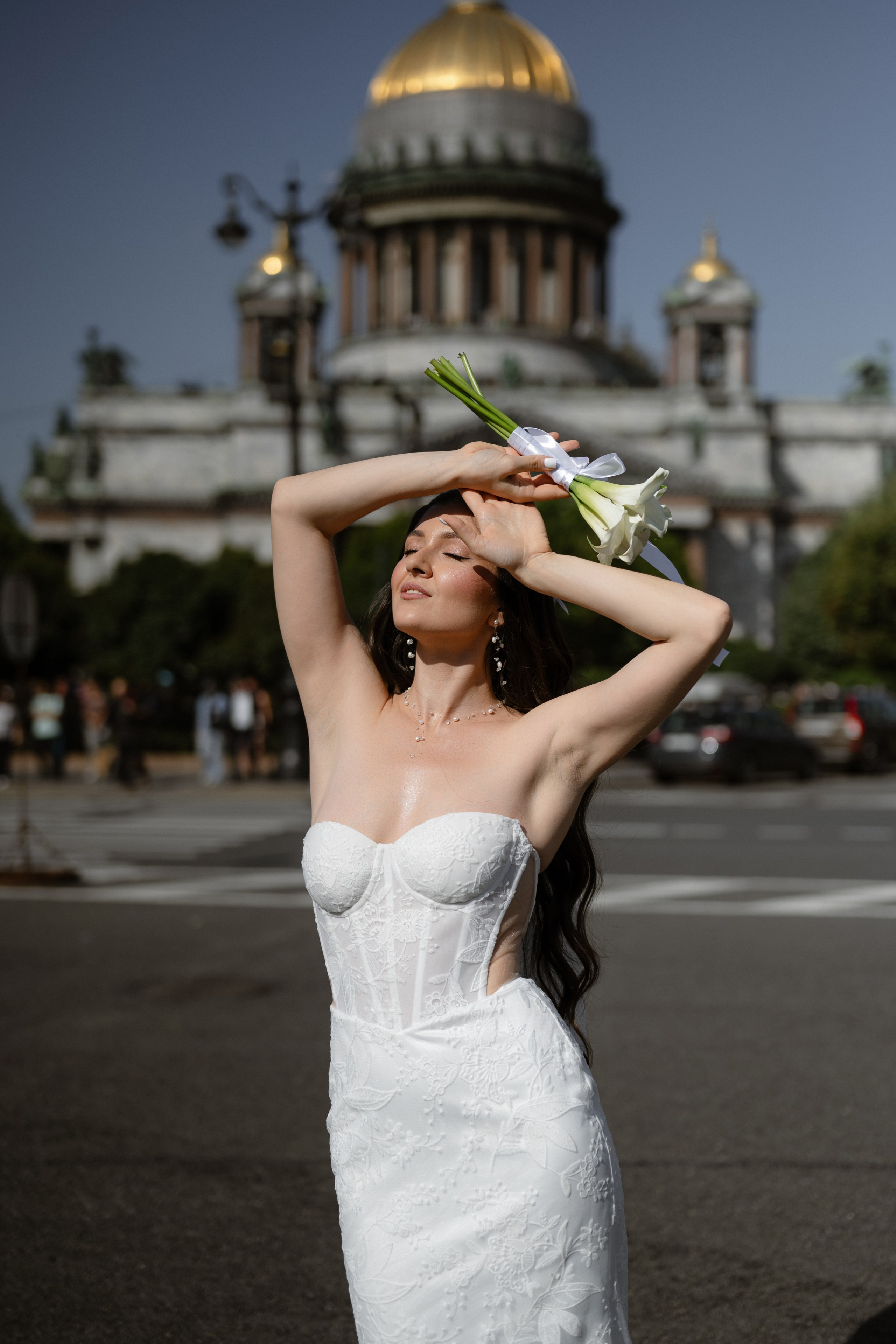 Невеста на фоне Исаакиевского собора, Санкт-Петербург 