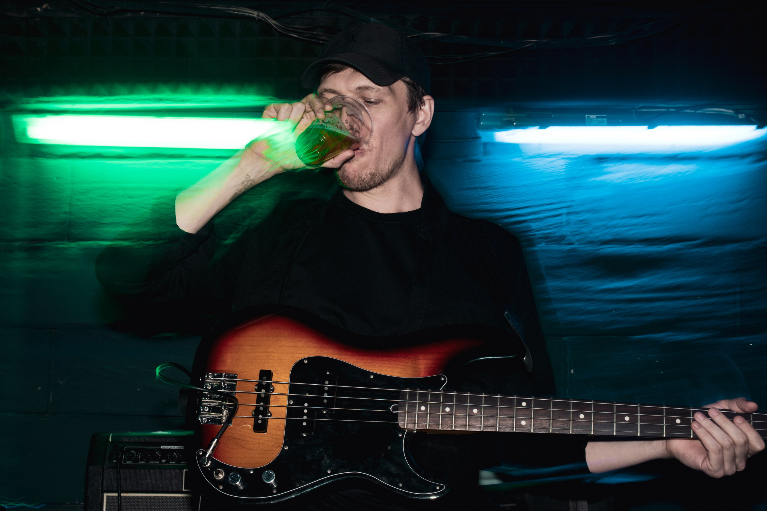 Ютани & о т м е ж & Вещи в картонной коробке 08.08.2025. Репортажный фотограф в Москве Legiodot