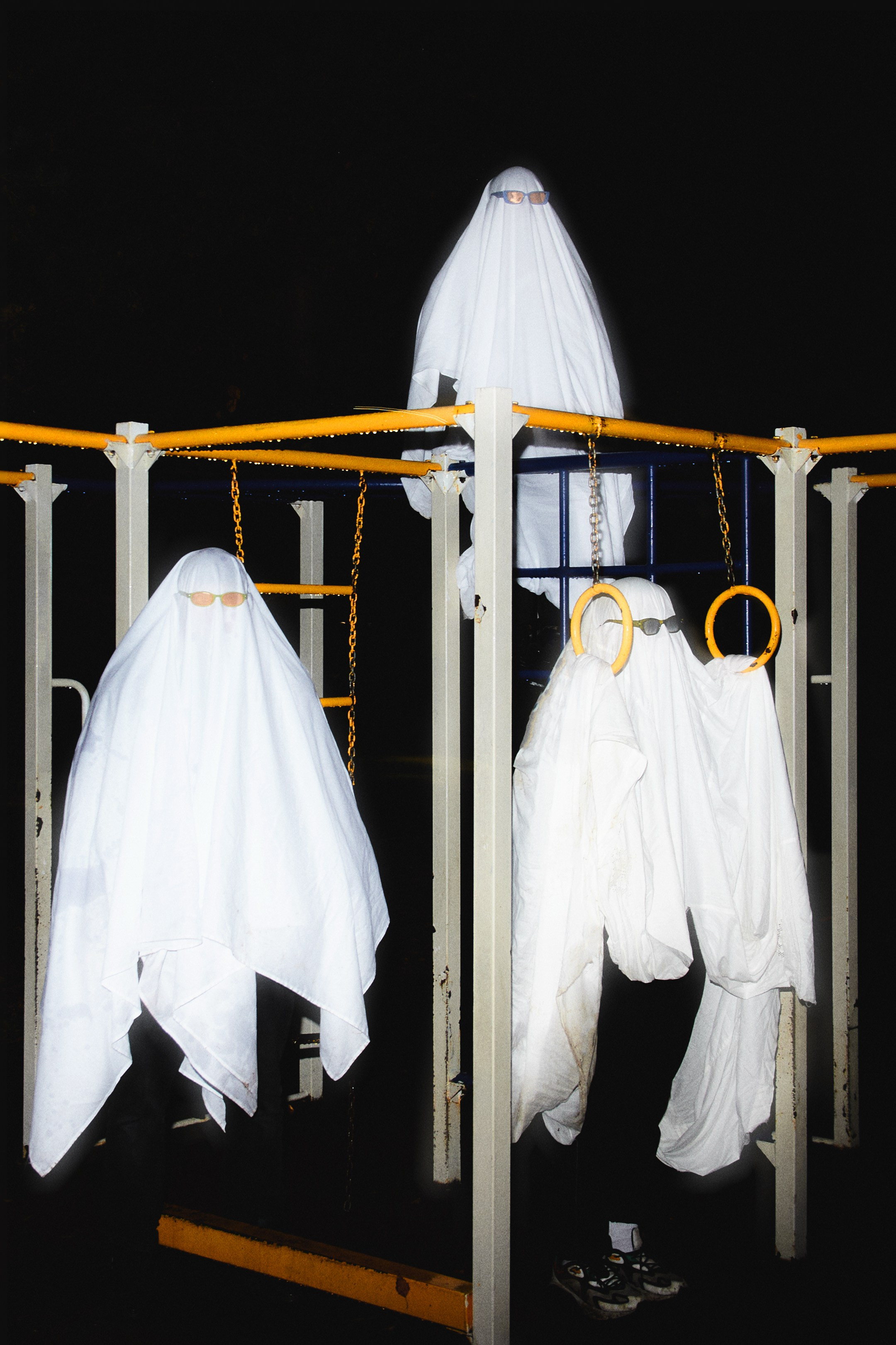 Tears falling down at the patry // 31.10. Simpleand1