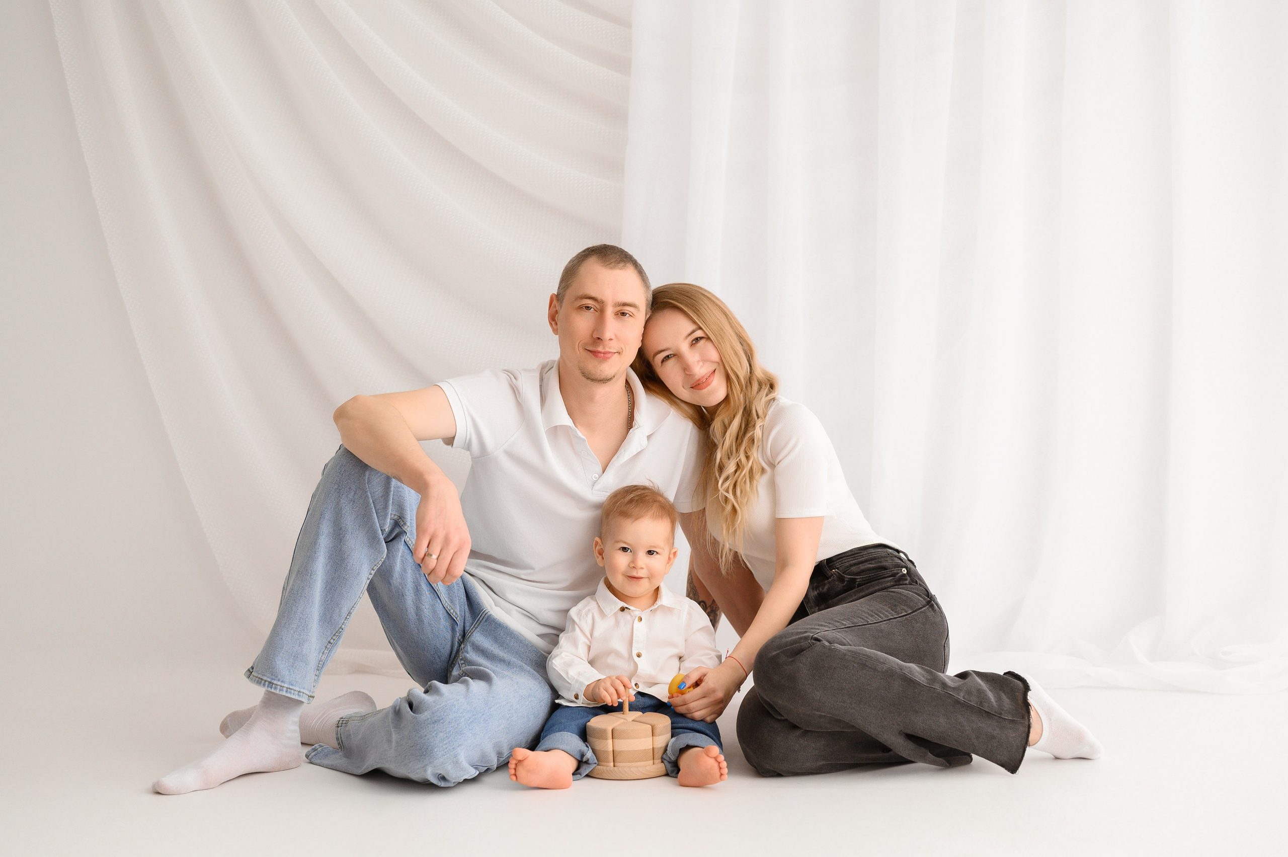 Семейные фото в минимализме. Детский и семейный фотограф Ирина Гладких