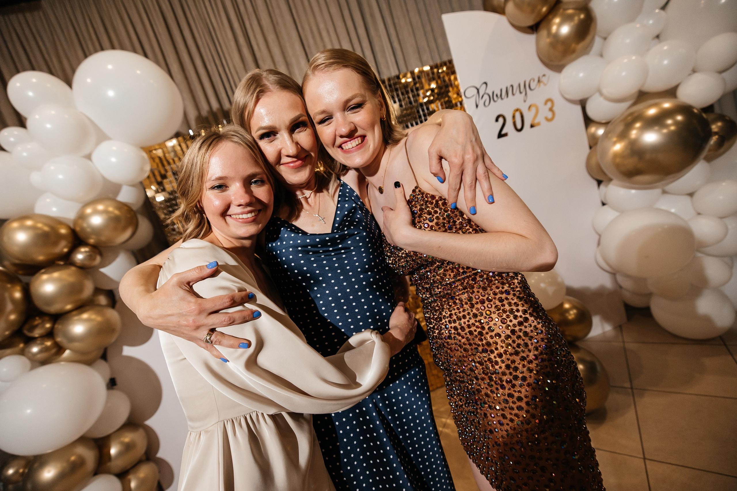 2023-06-23 Выпускной МБОУ СОШ № 10. Фотограф в Красноярске