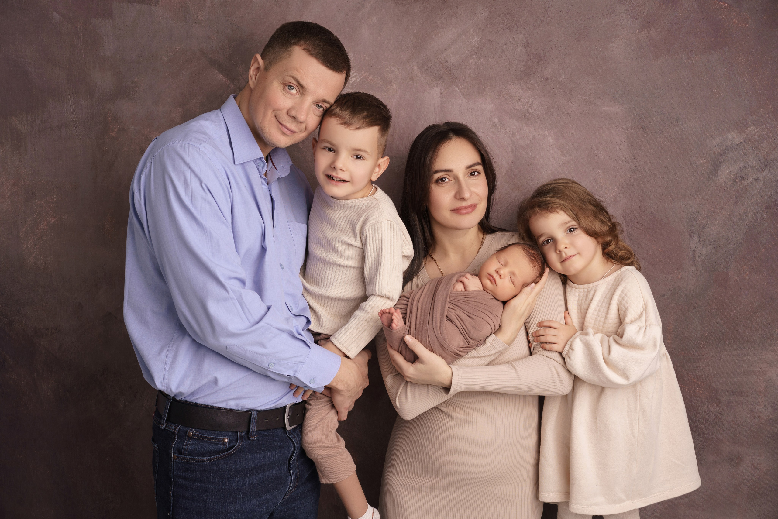 Семейные фотосессии с новорожденными | Трогательные кадры малышей и их близких в Москве и МО. Фотосессия новорожденных в Москве и Московской области | Профессиональный фотограф newborn — Татьяна Иванова